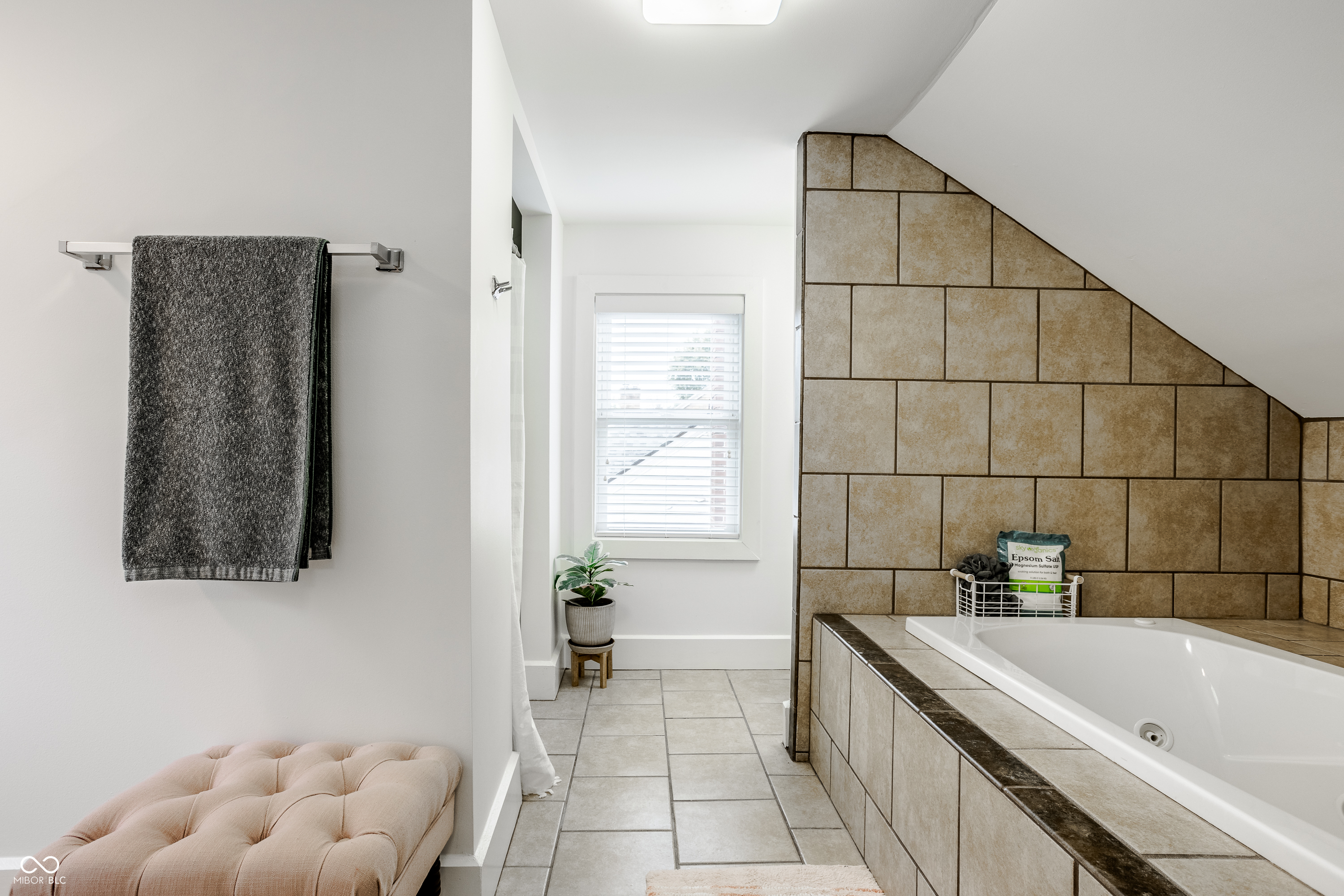 222 W 44th Street