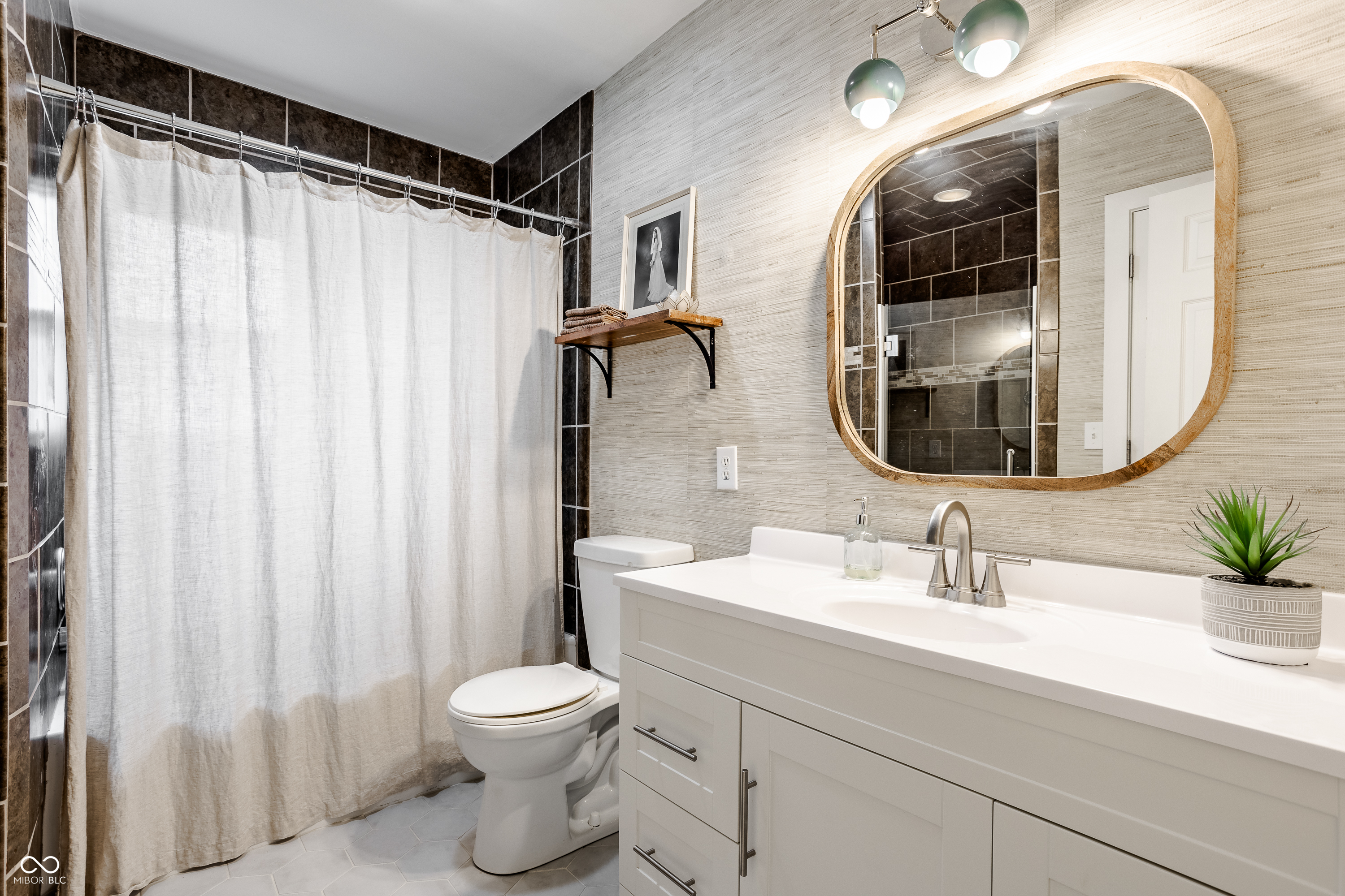 222 W 44th Street