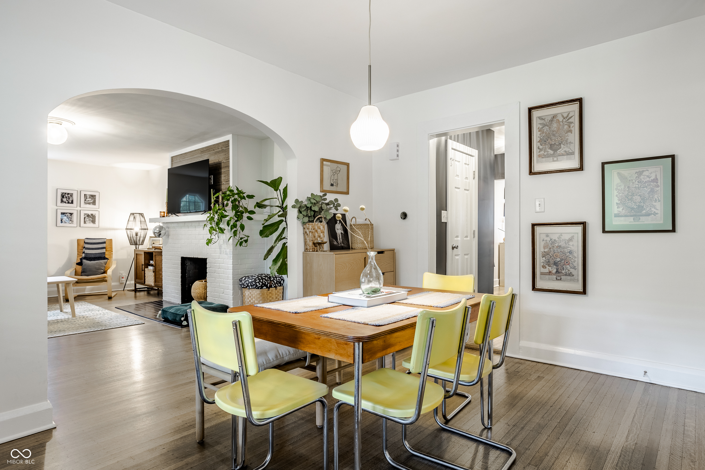 222 W 44th Street