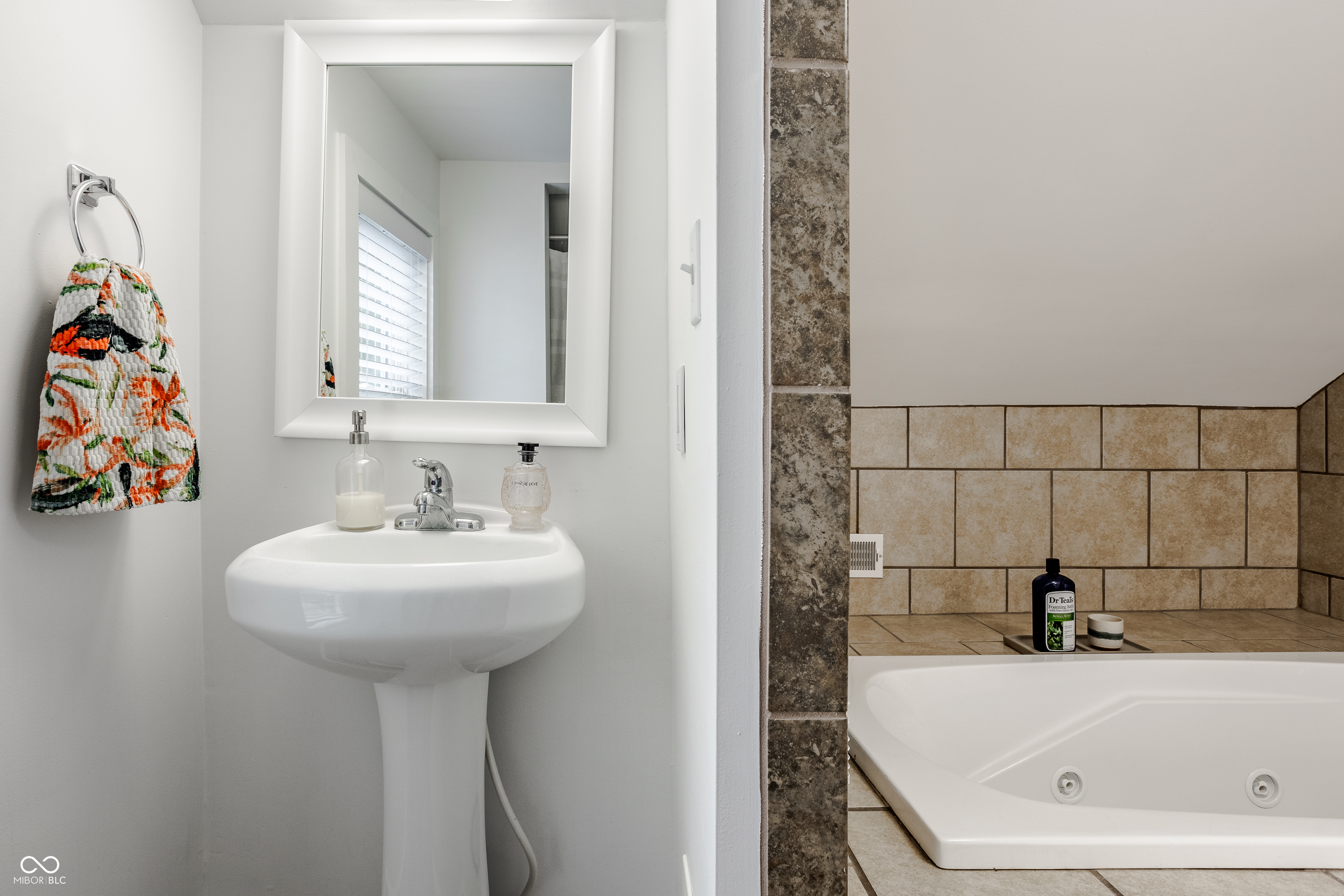 222 W 44th Street