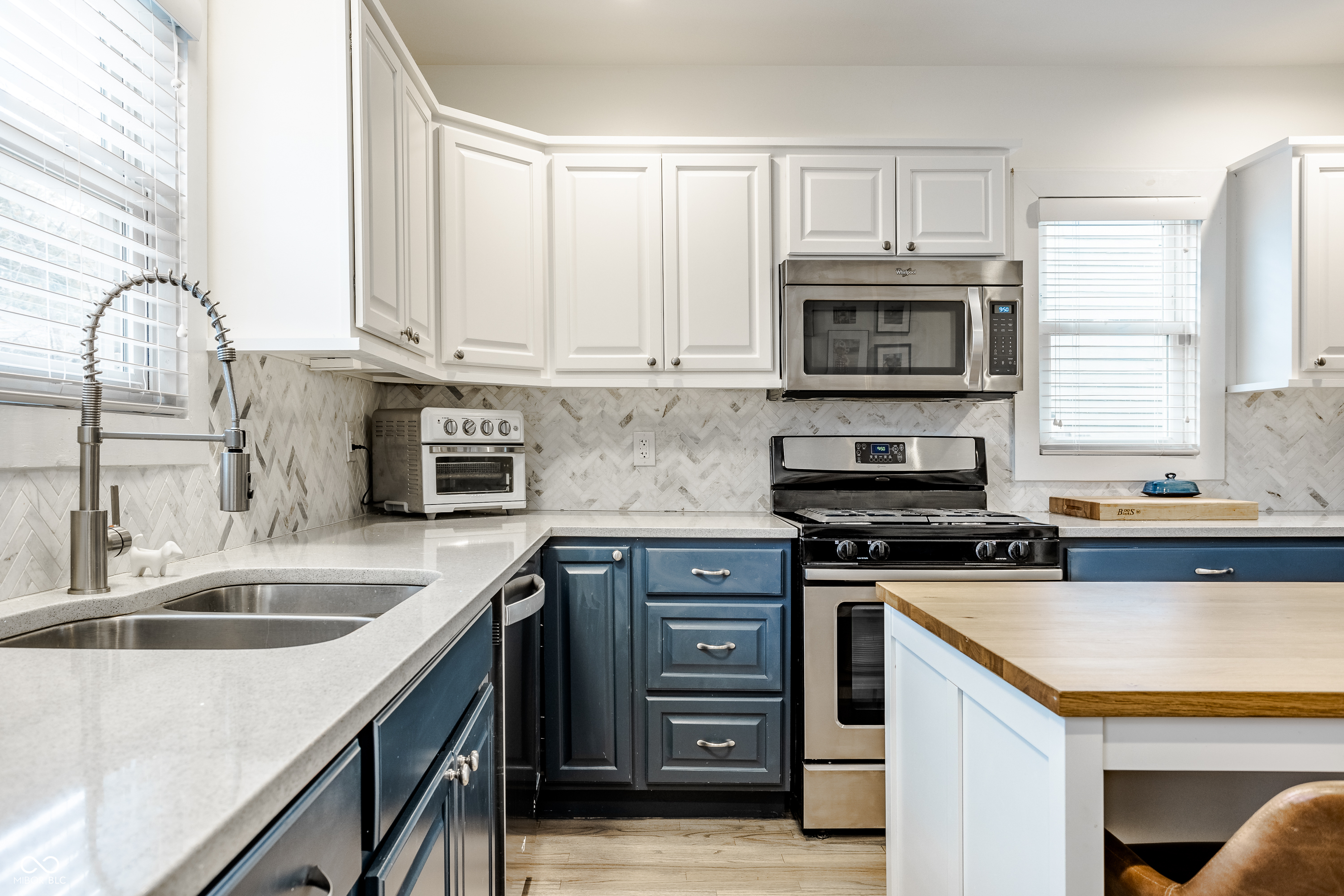 222 W 44th Street