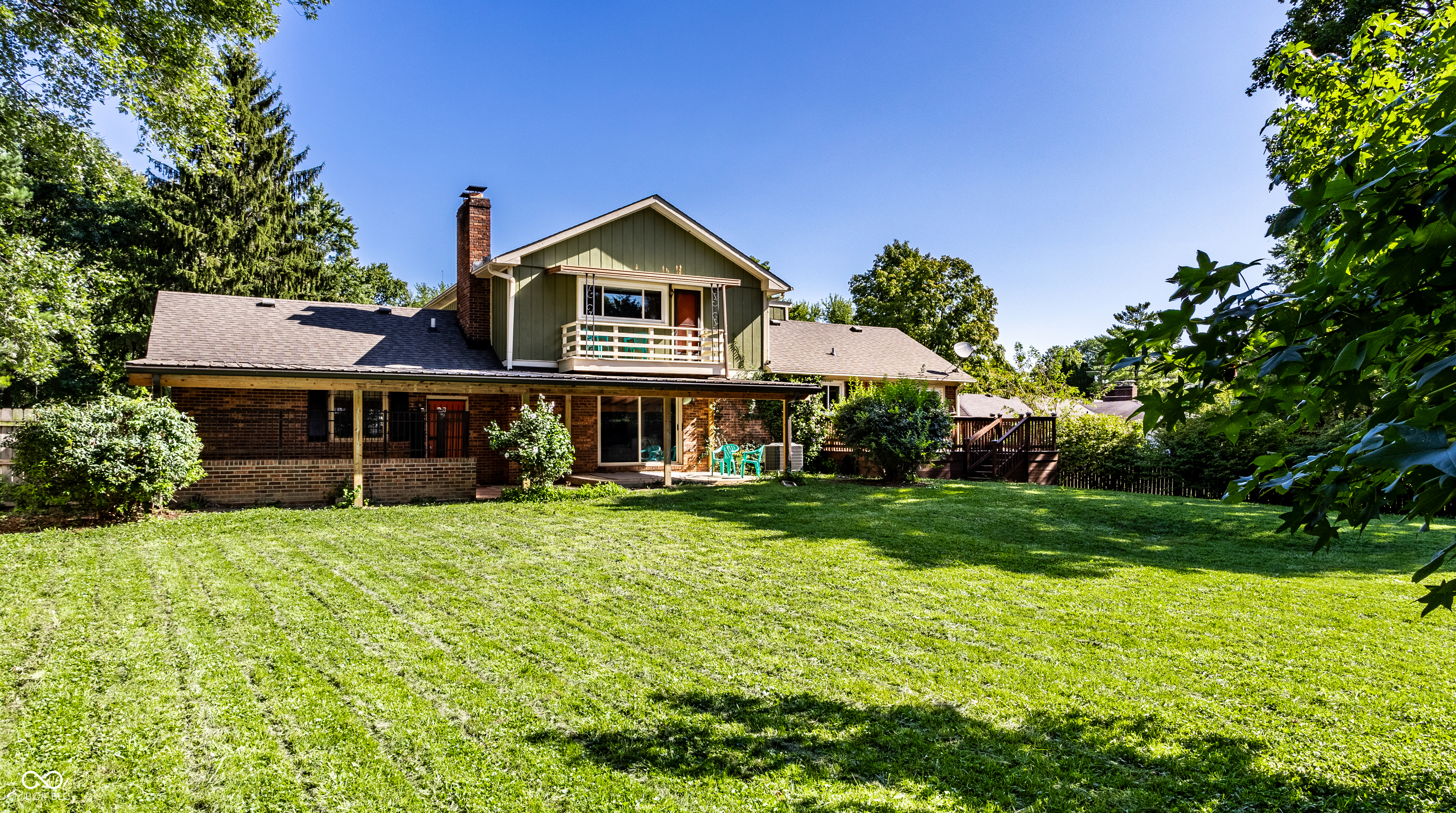 2239 Paula Ln S Drive