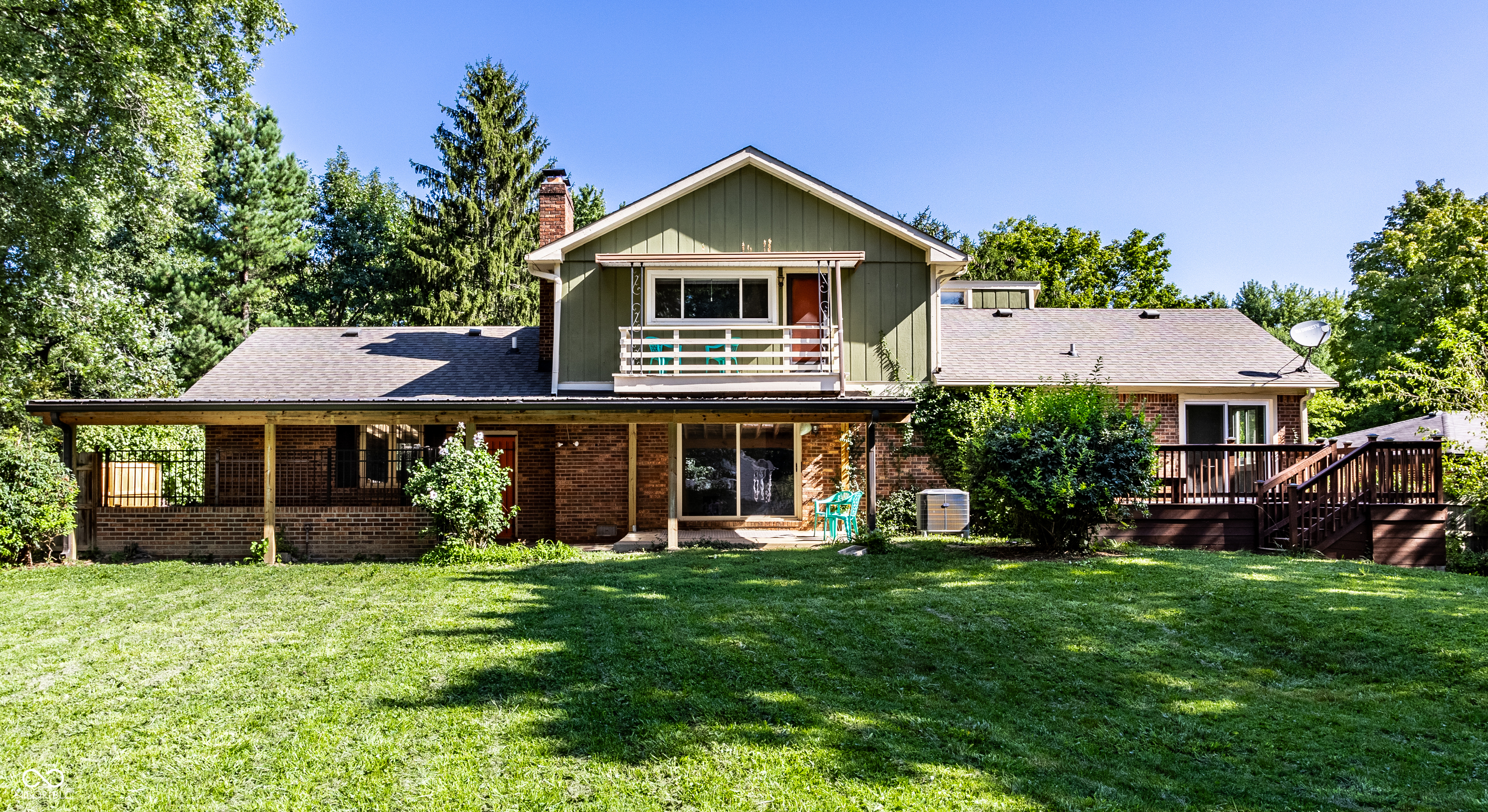 2239 Paula Ln S Drive