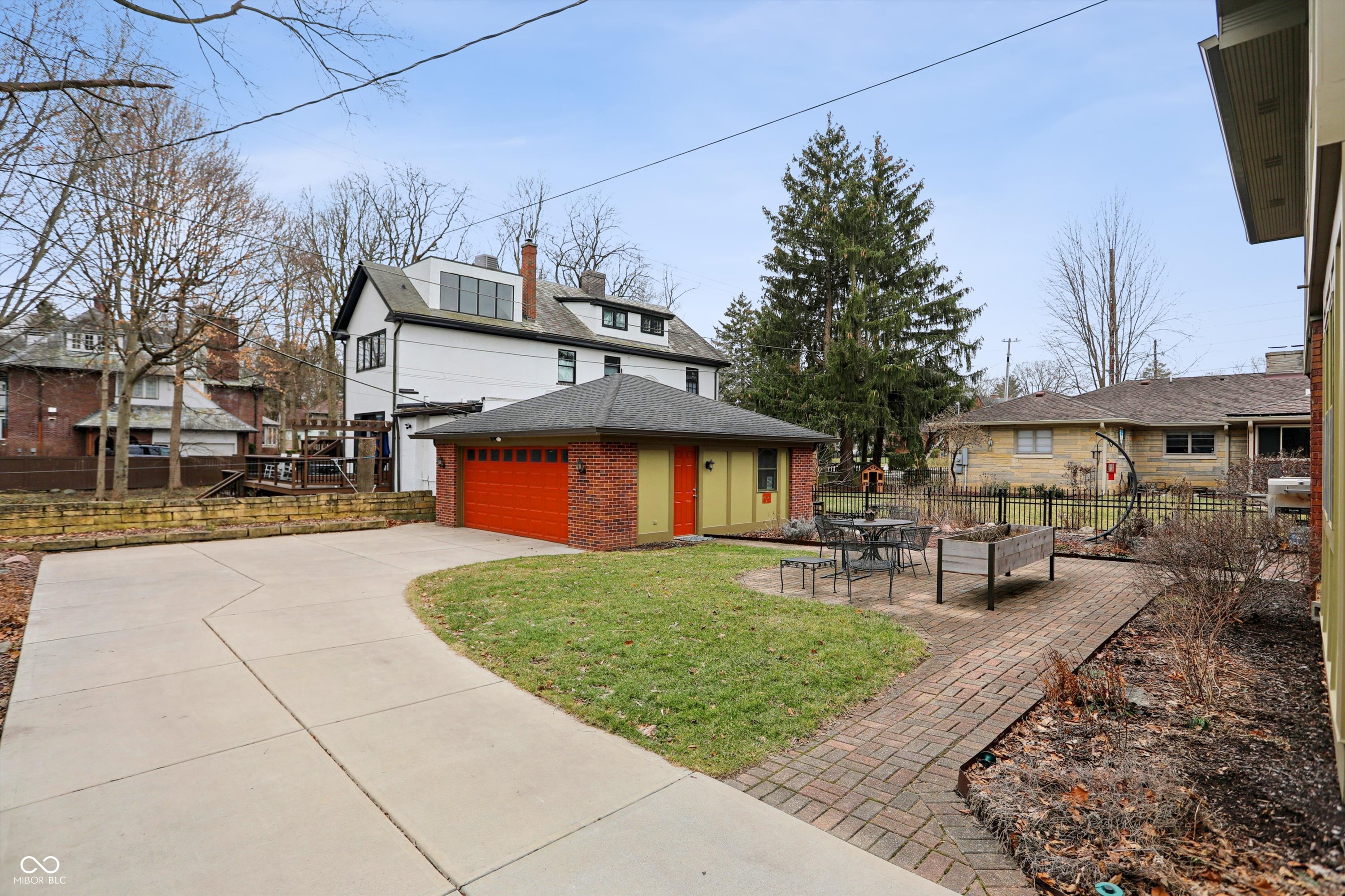 43 W Hampton Drive