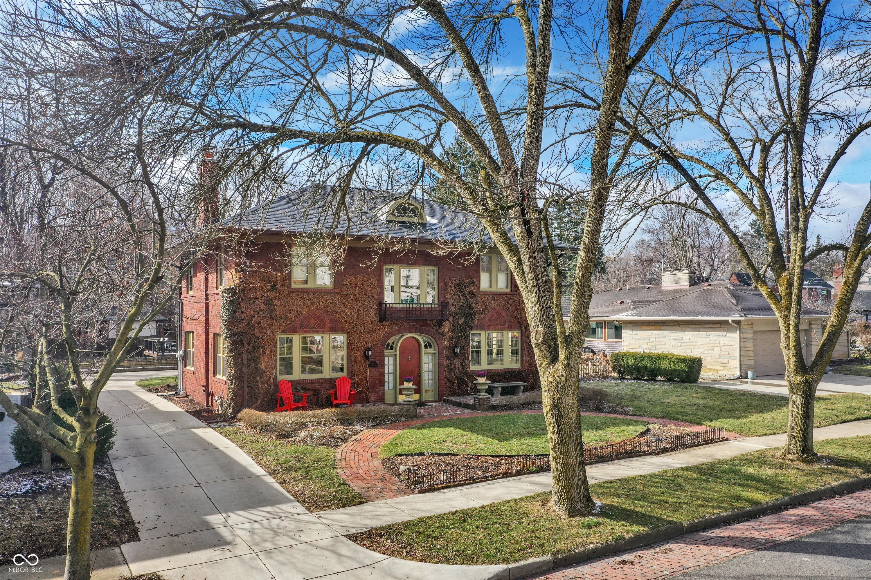 43 W Hampton Drive