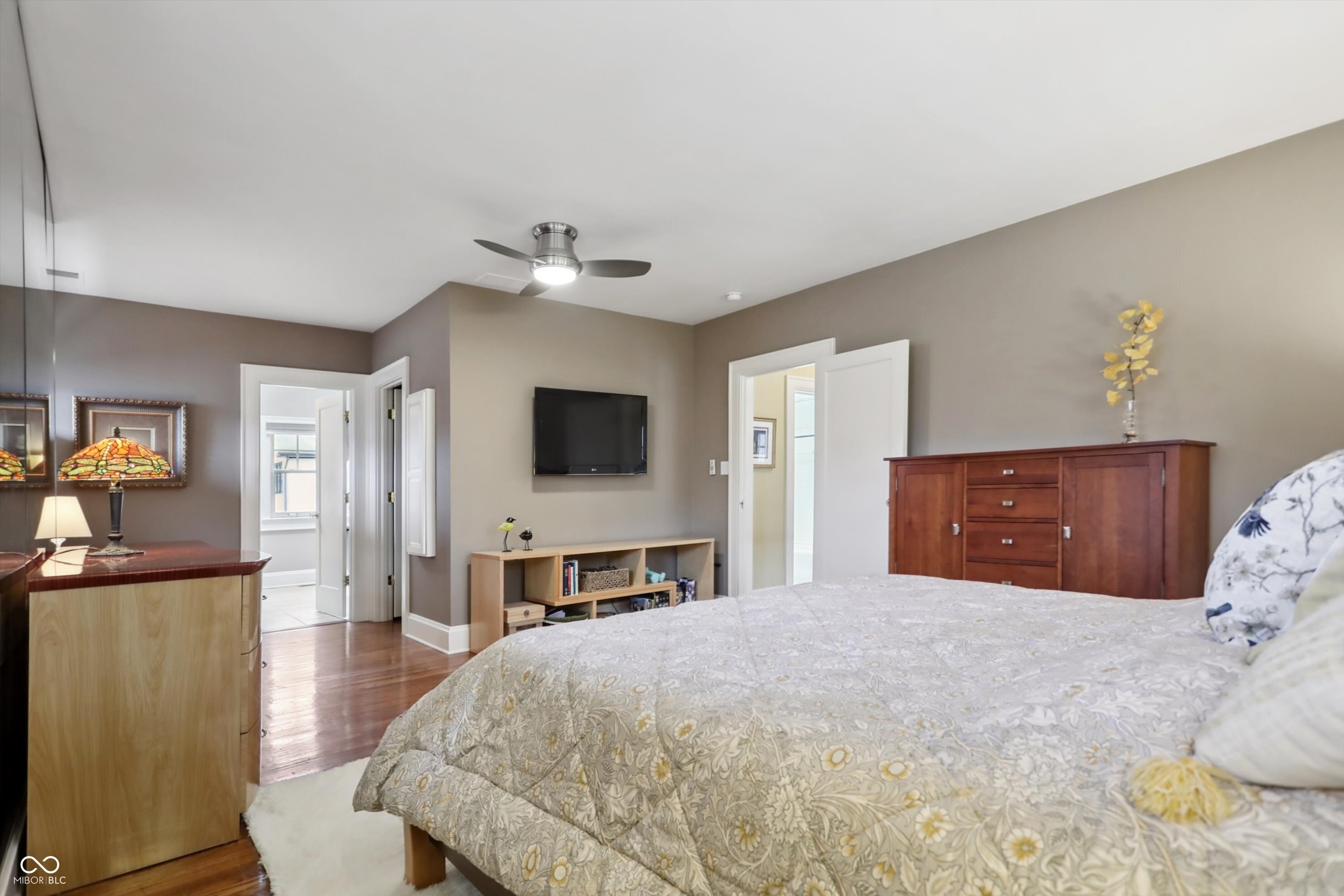 43 W Hampton Drive