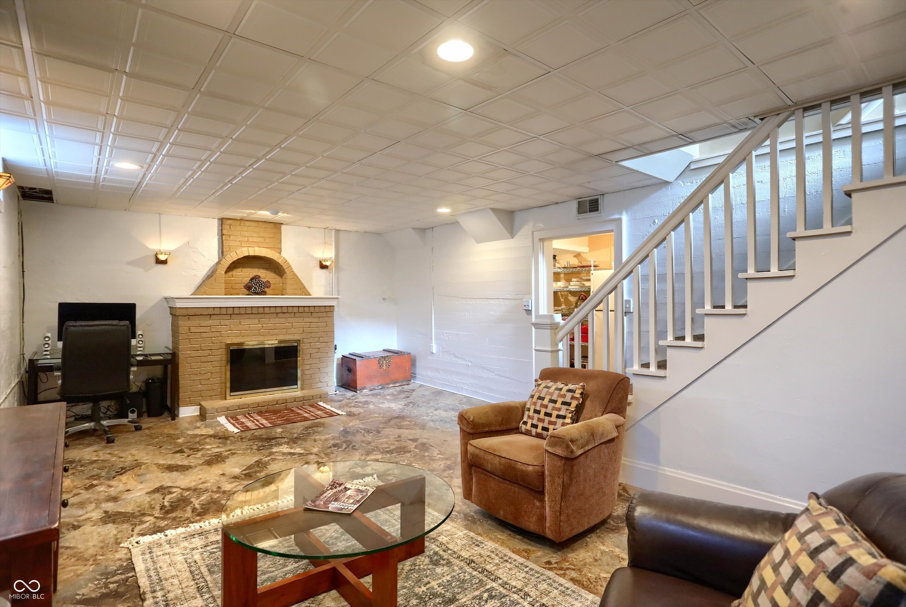 43 W Hampton Drive