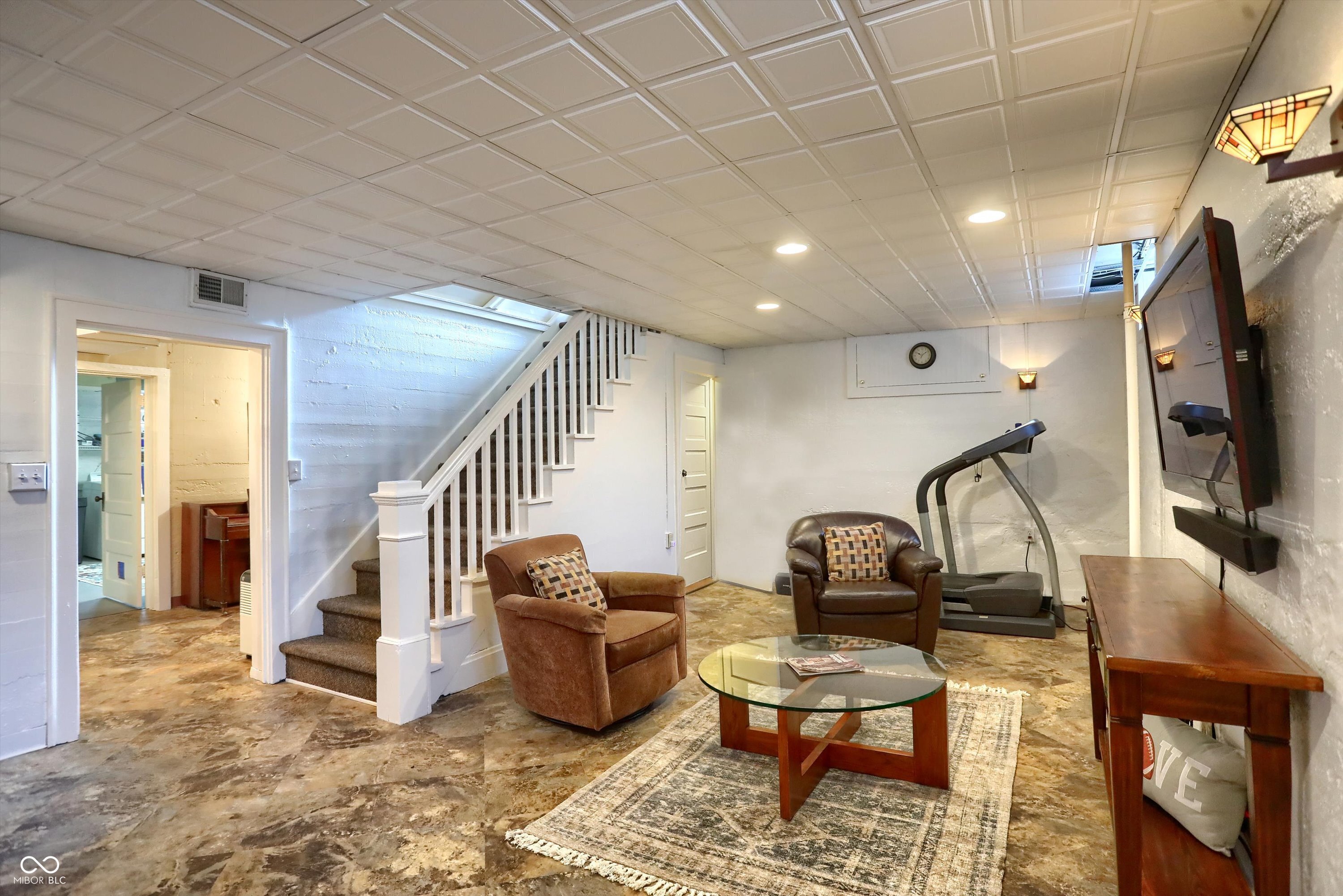 43 W Hampton Drive