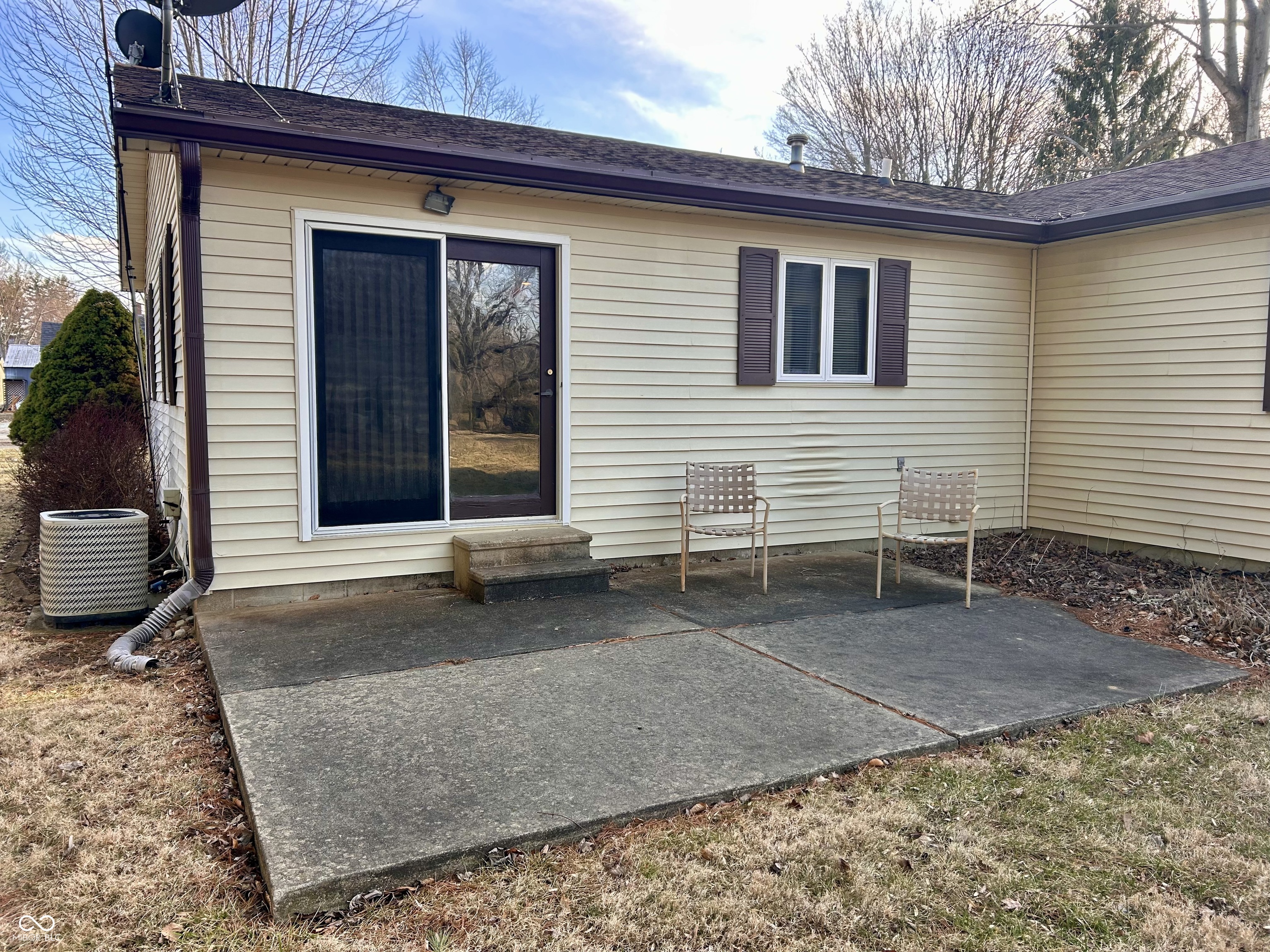 228 W Elm Street