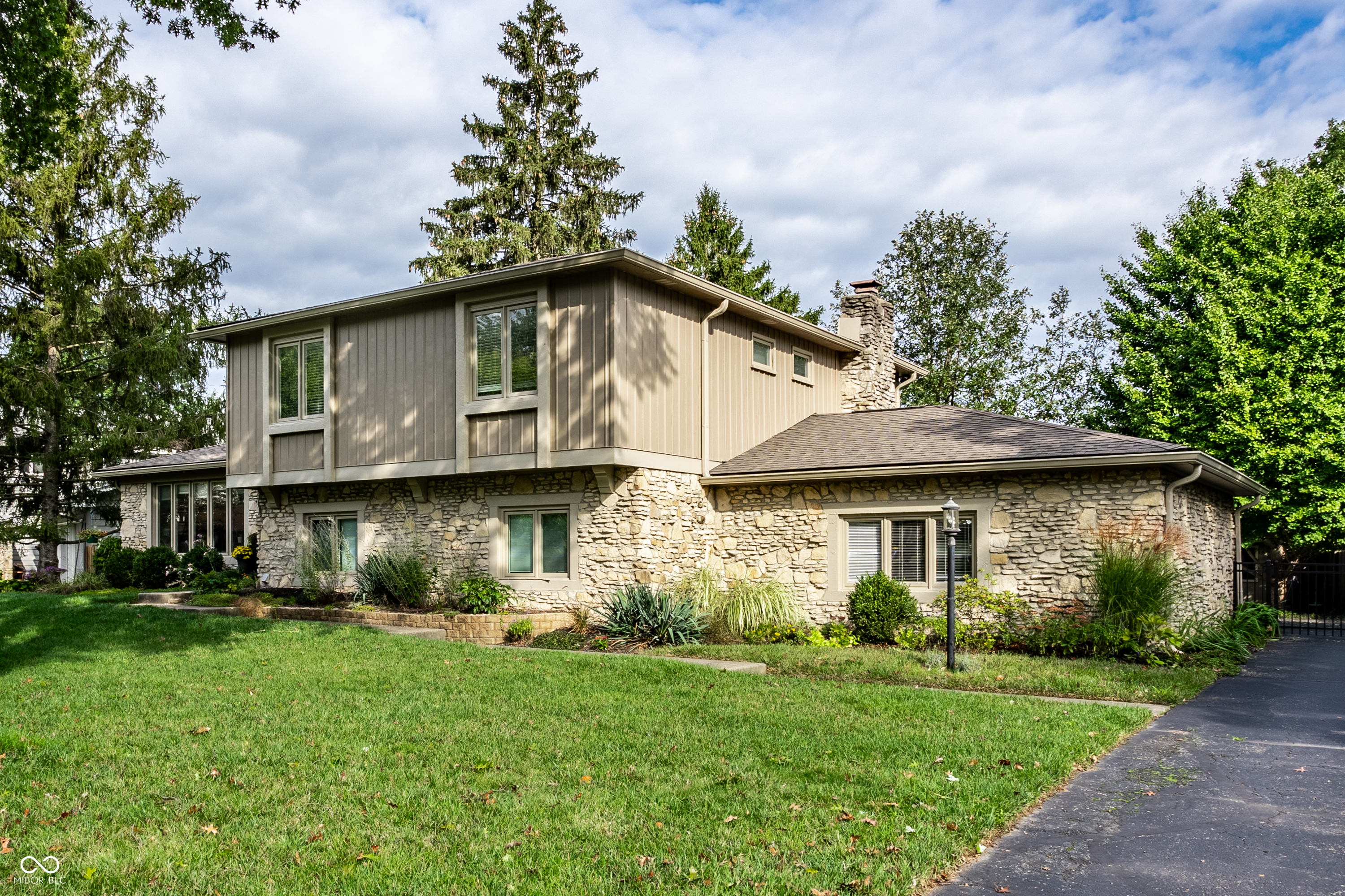 4528 Brookshire Parkway