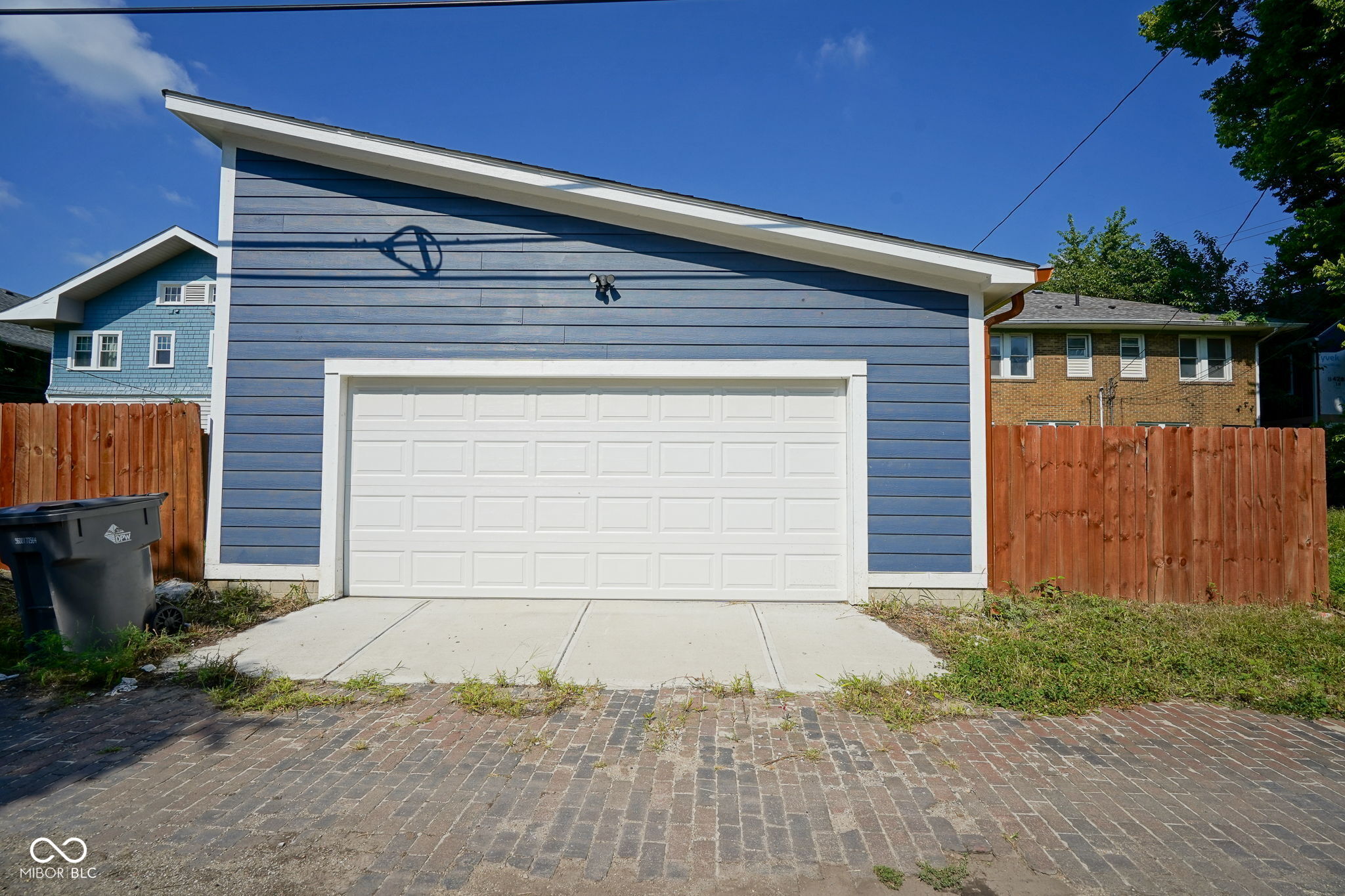 3439 Broadway Street