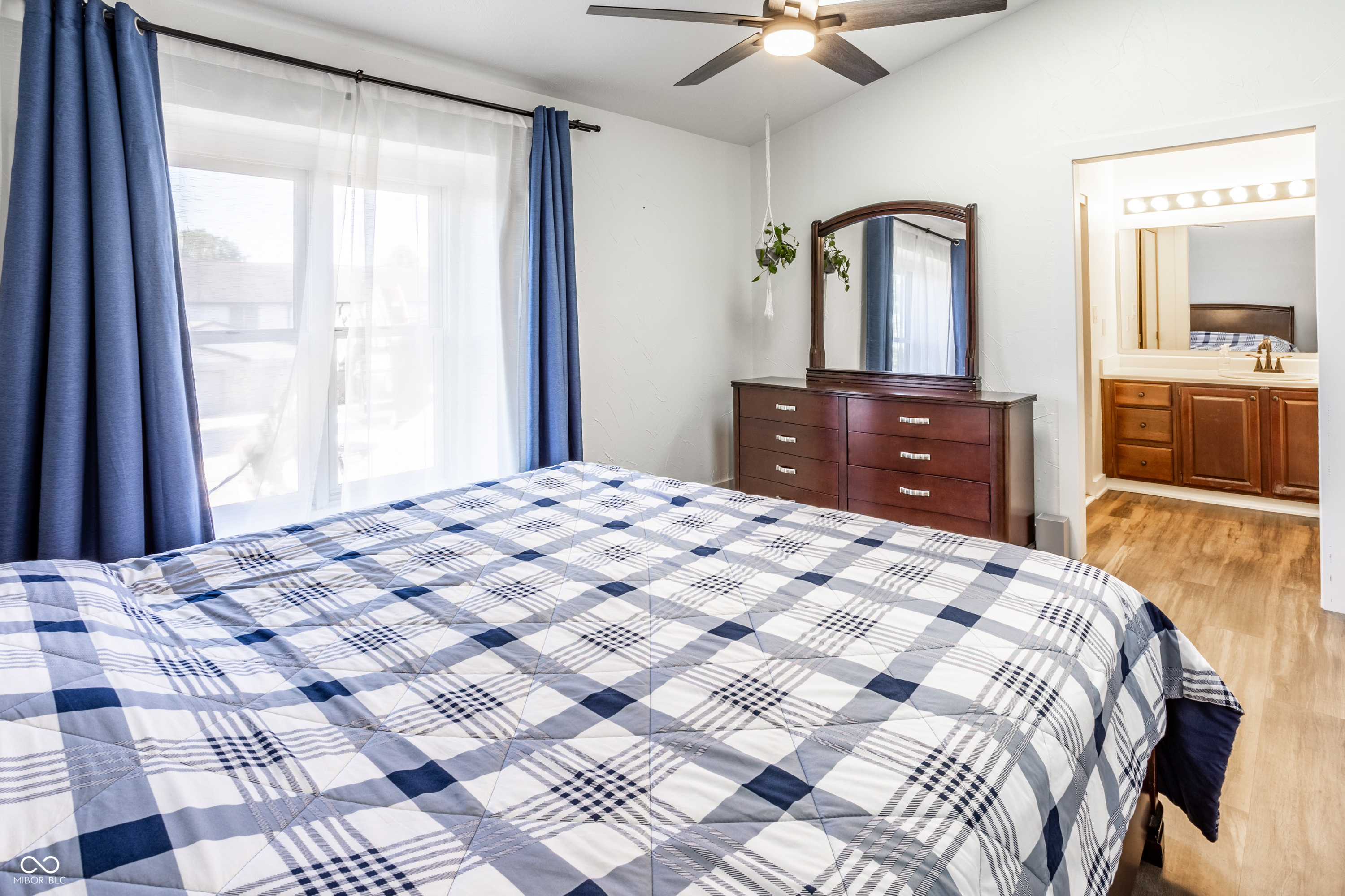 7204 Long Boat Drive