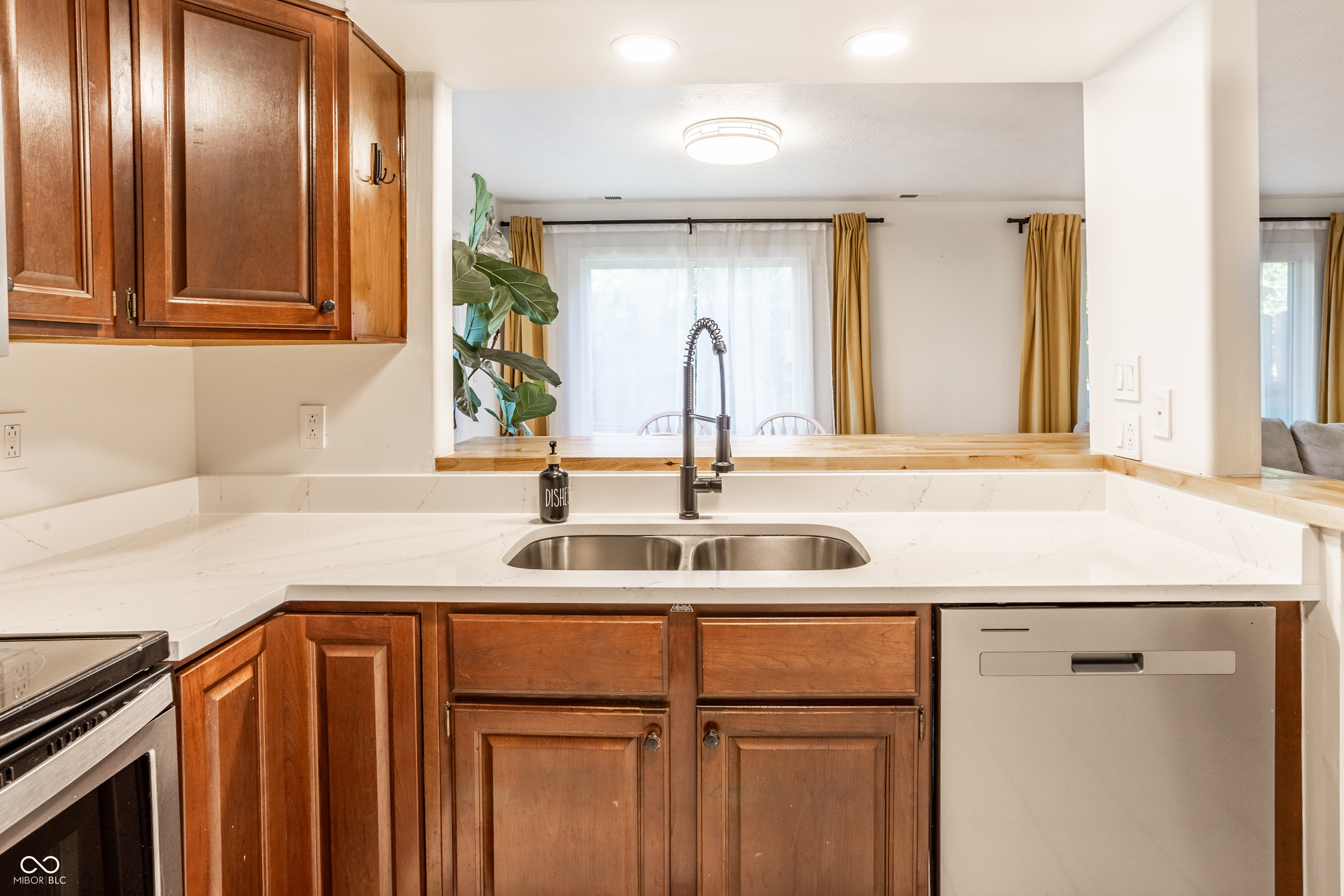 7204 Long Boat Drive