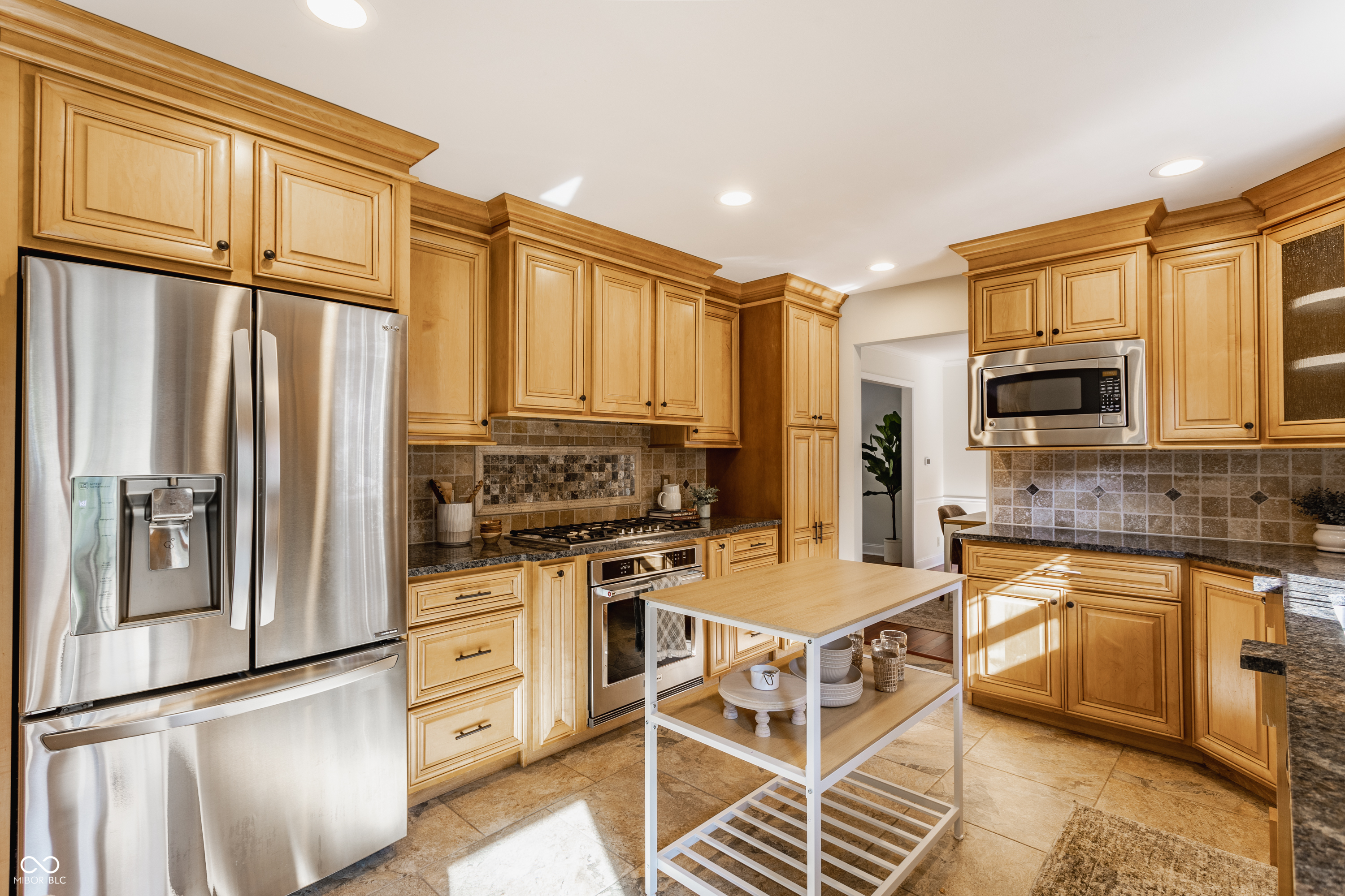 9 Lakeview Court