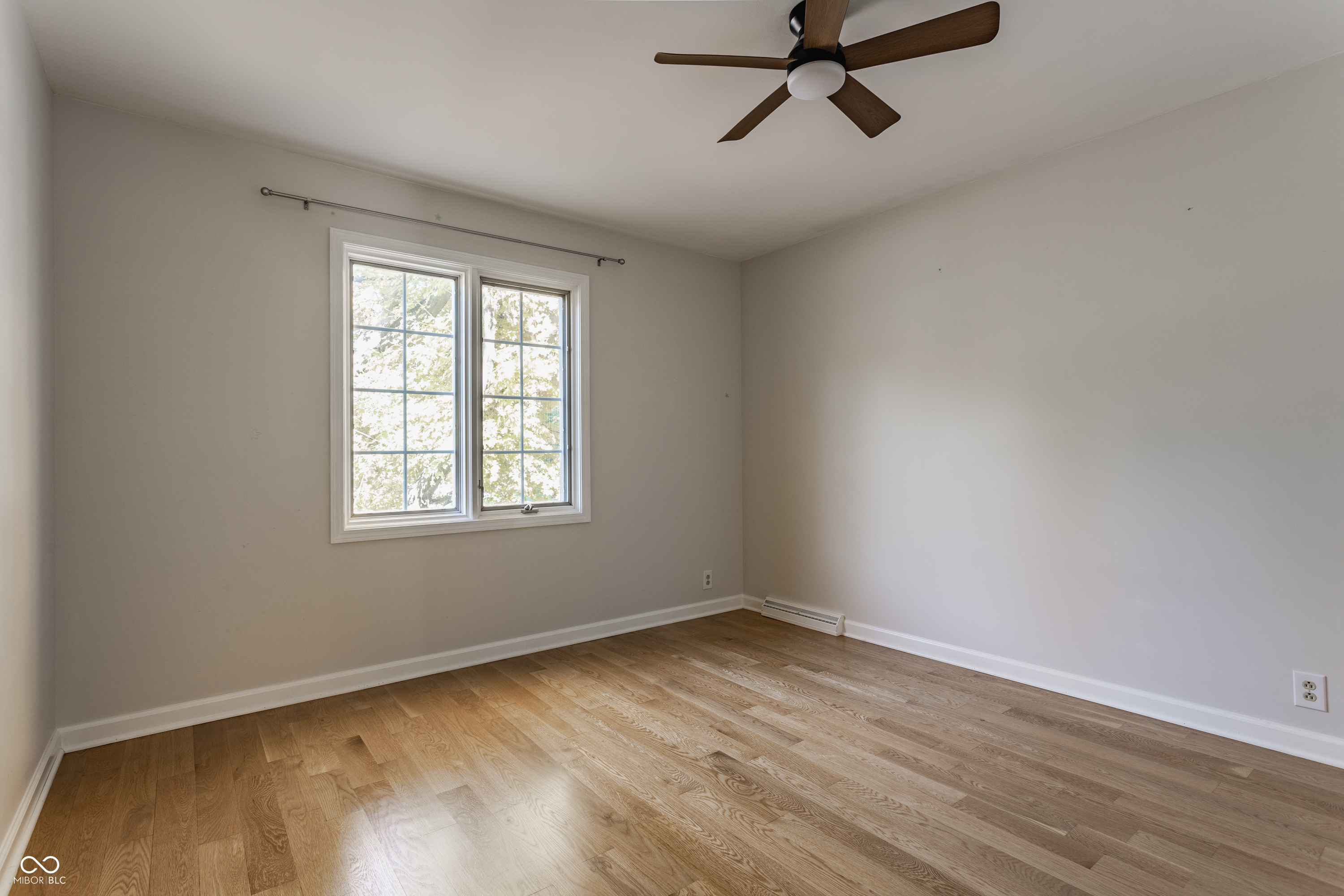 9 Lakeview Court