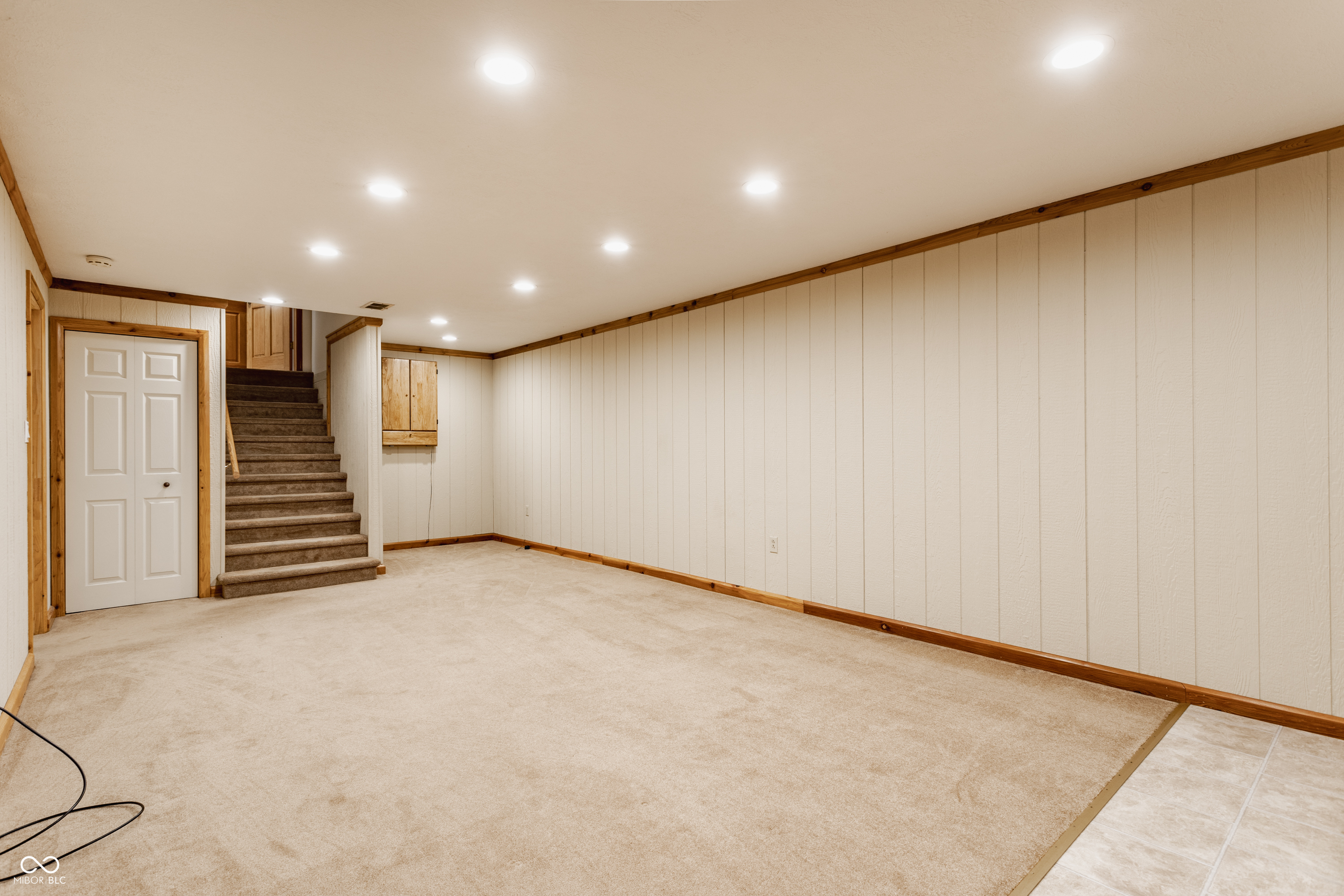 9 Lakeview Court