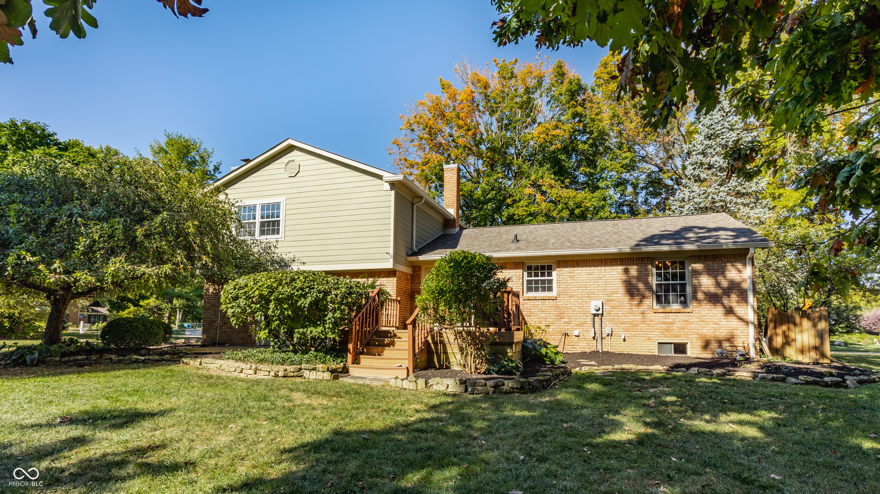 9 Lakeview Court