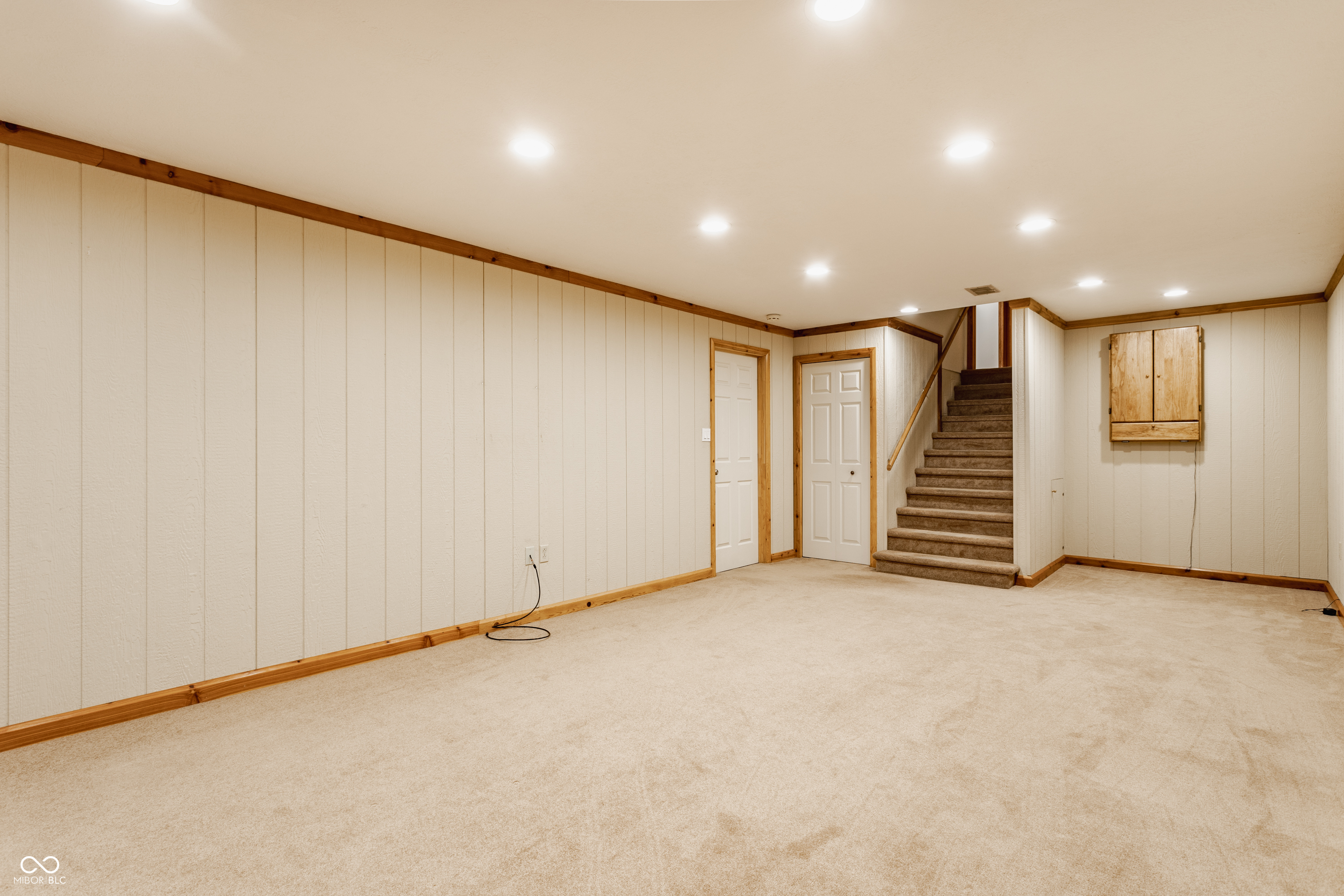 9 Lakeview Court