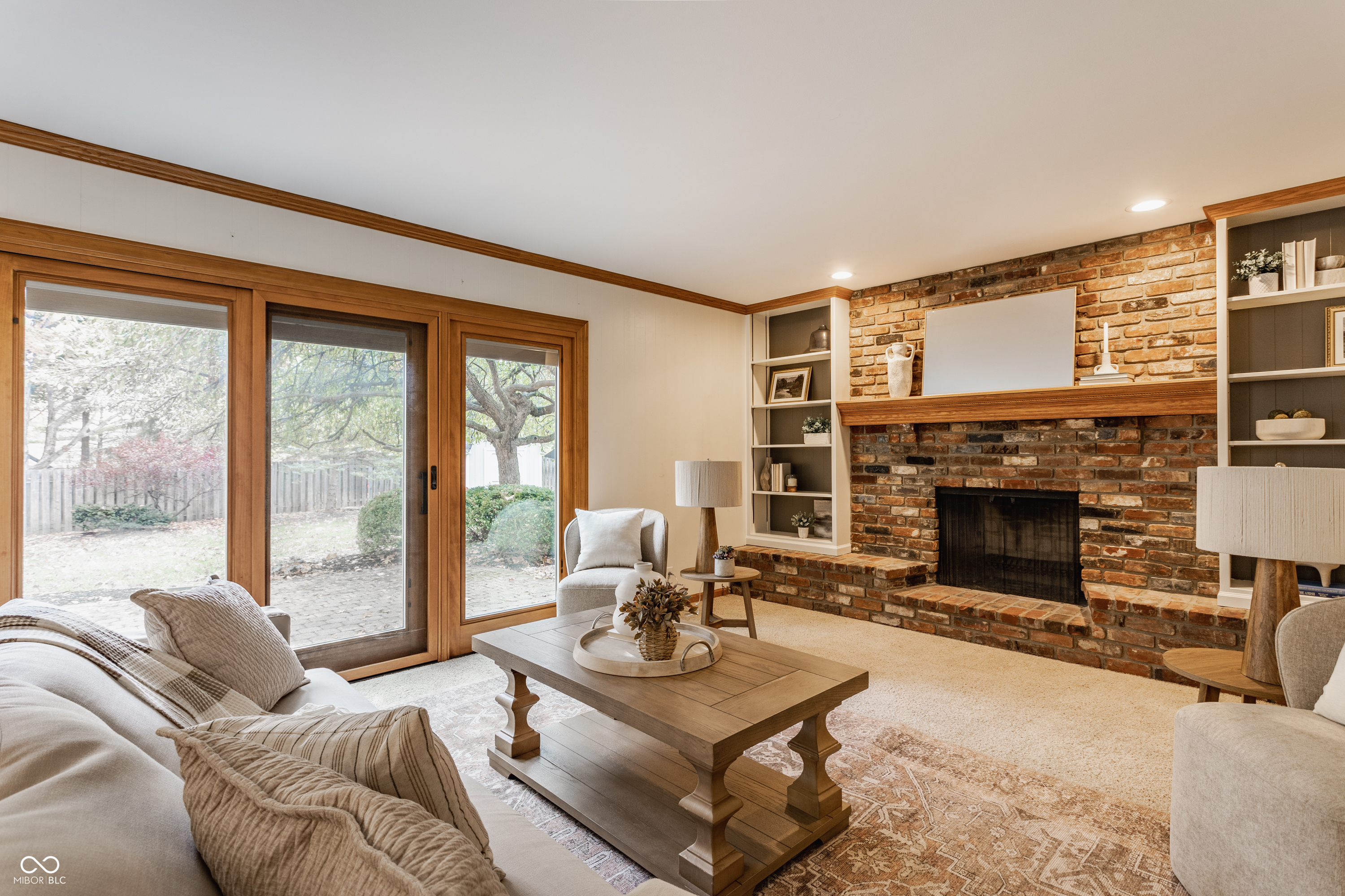 9 Lakeview Court