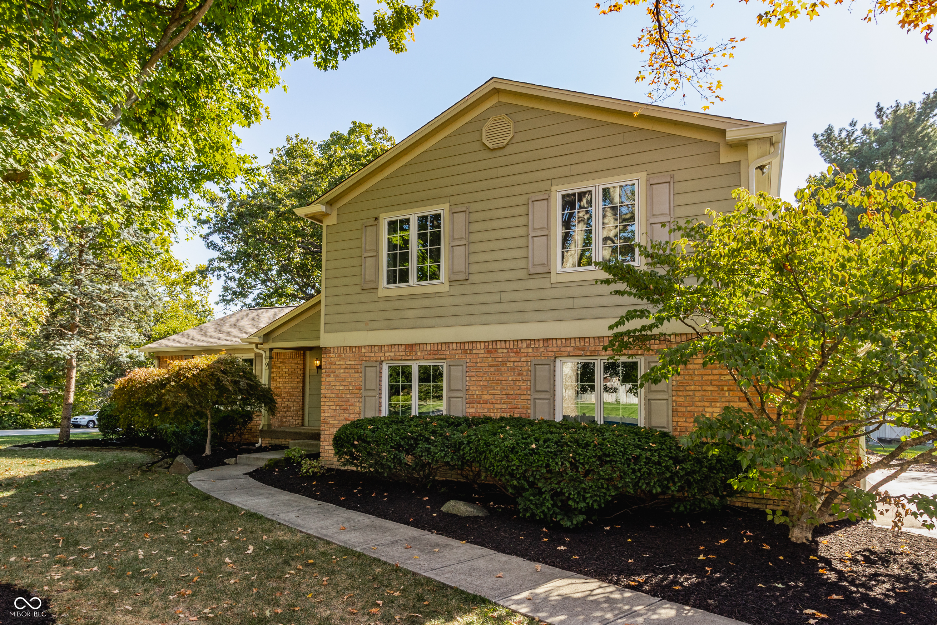 9 Lakeview Court