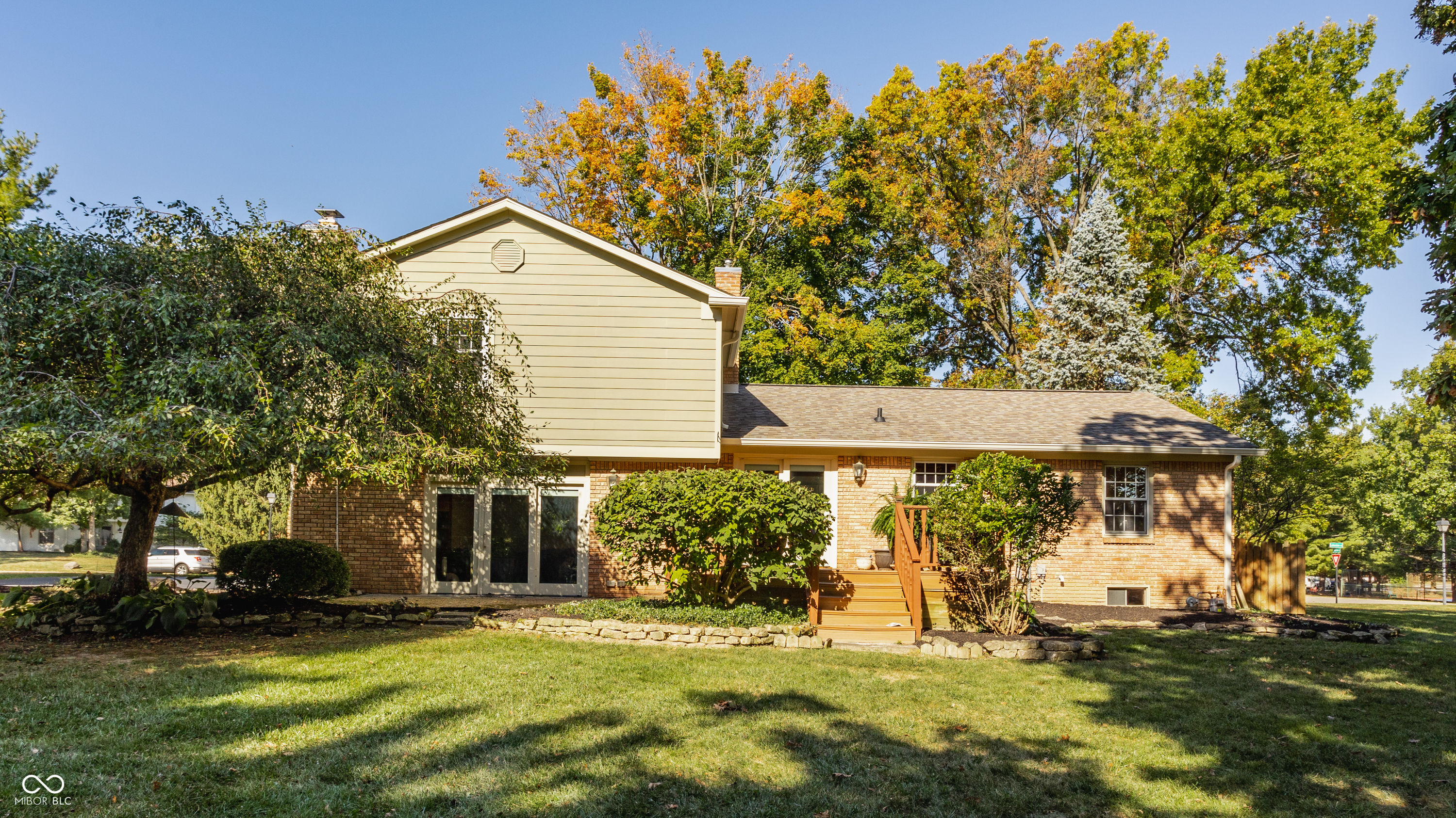 9 Lakeview Court