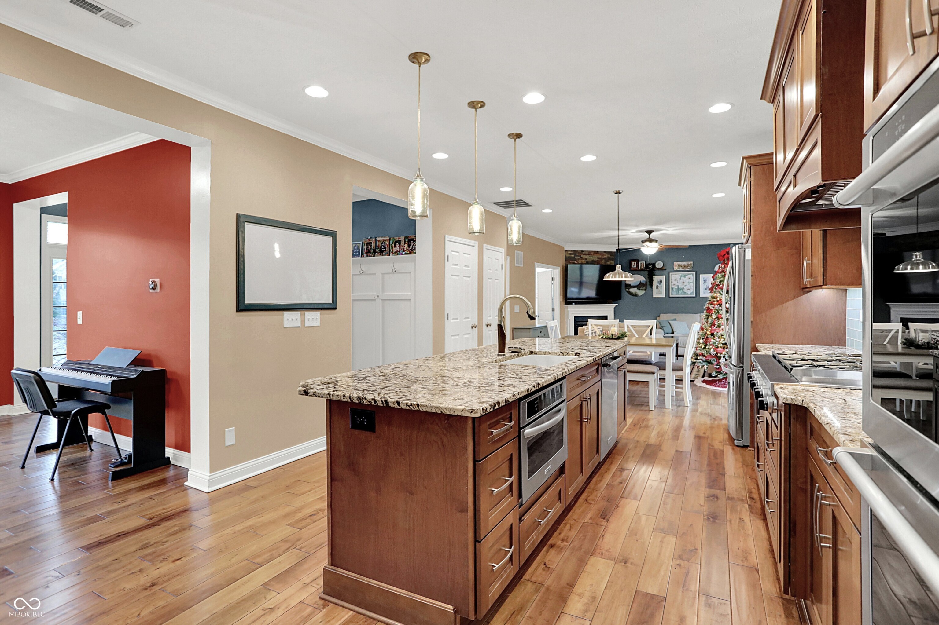 5812 Bluestem Court