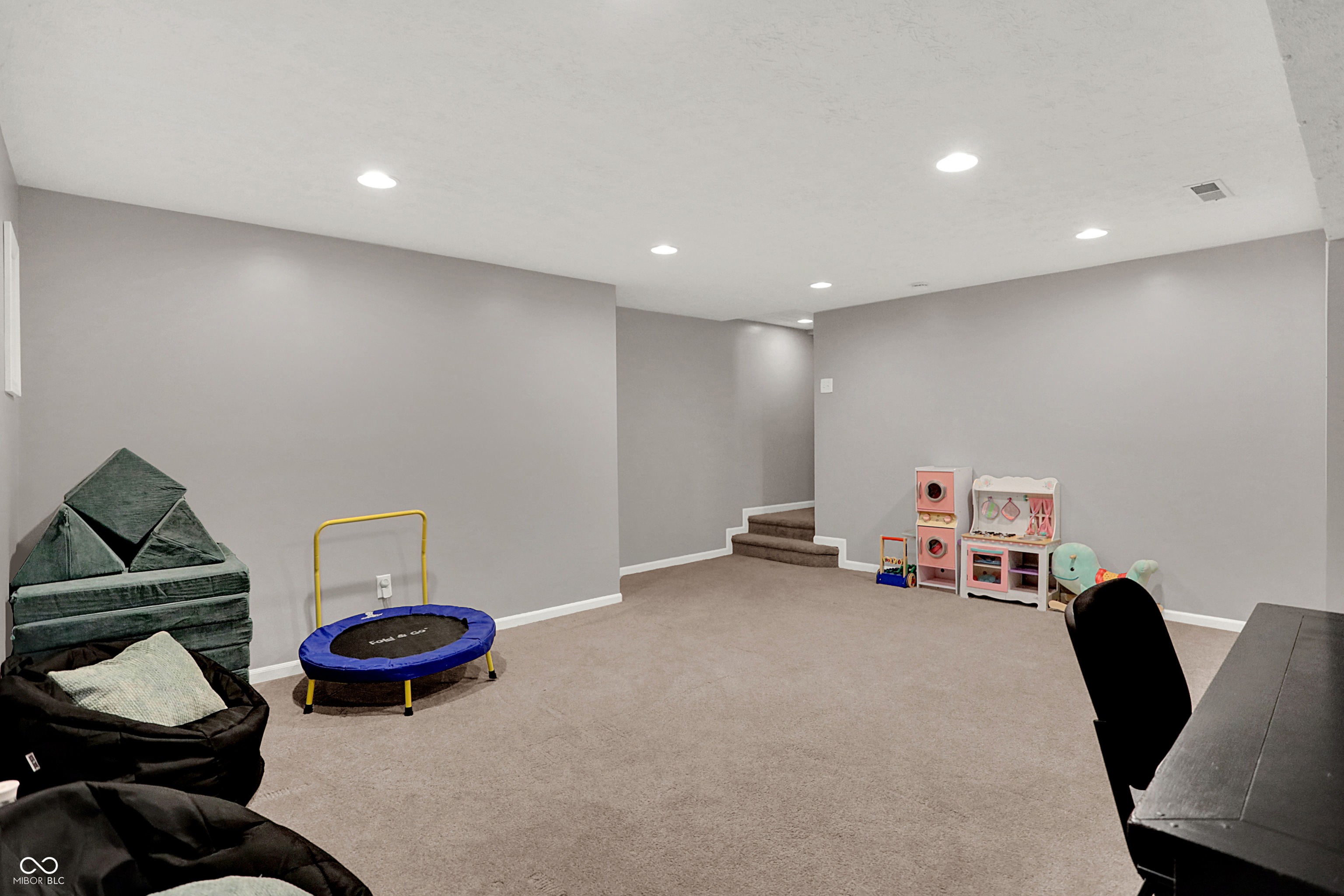 5812 Bluestem Court