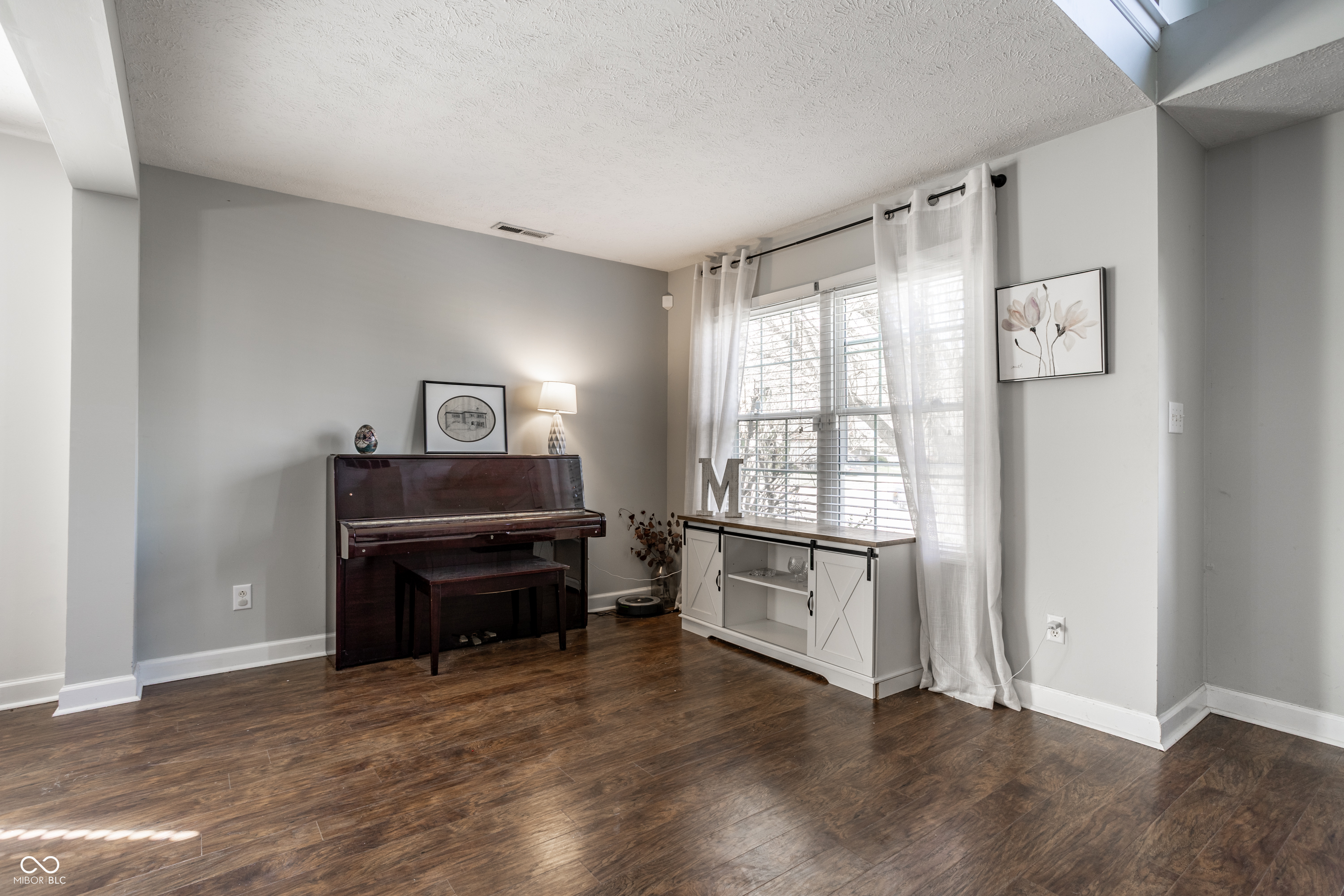 10899 Woodward Drive