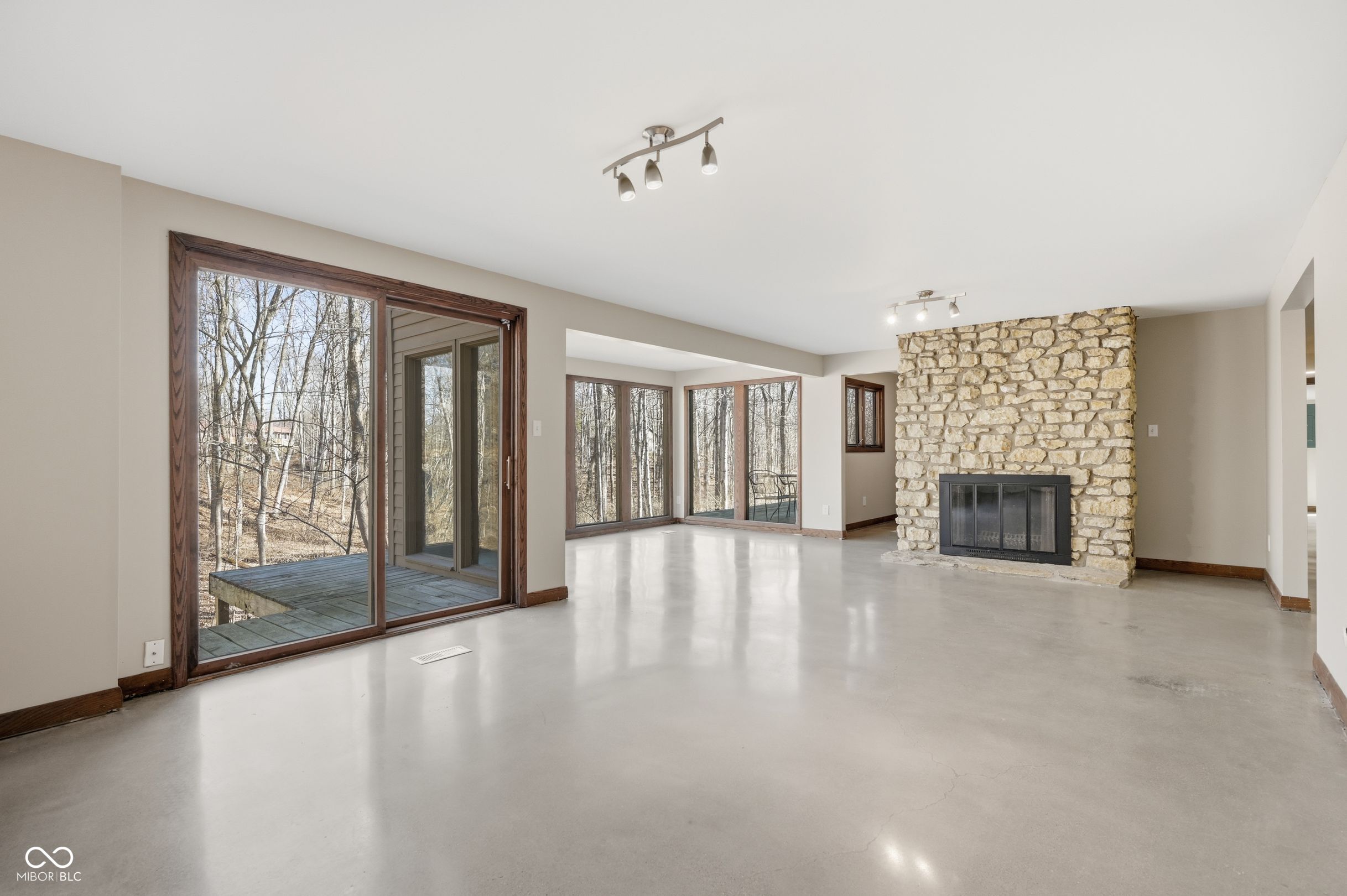 8245 Mud Creek Road