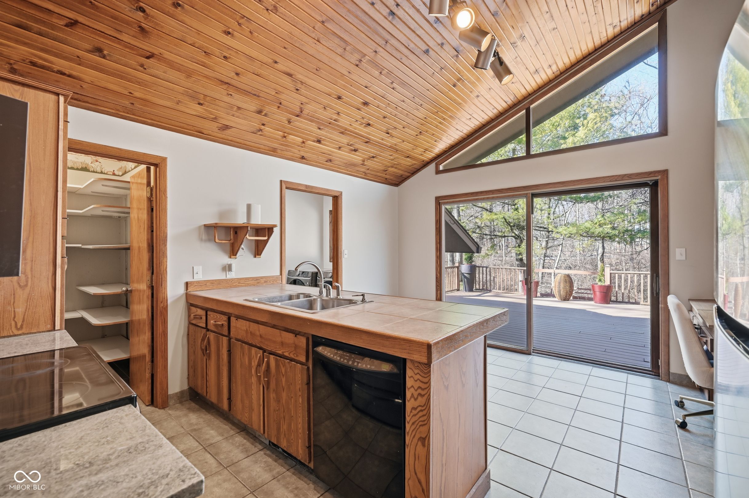 8245 Mud Creek Road