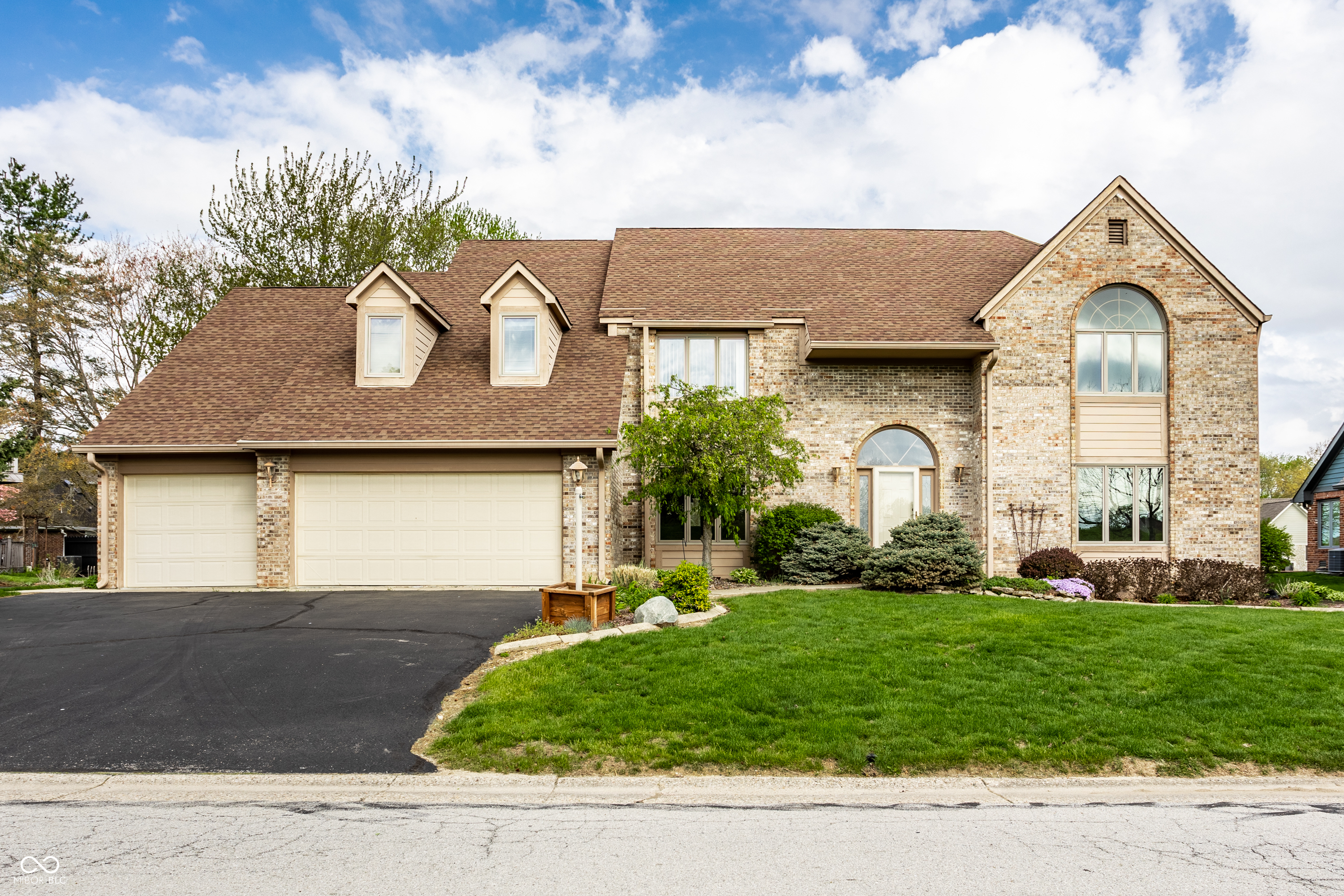 1909 Dakota Drive