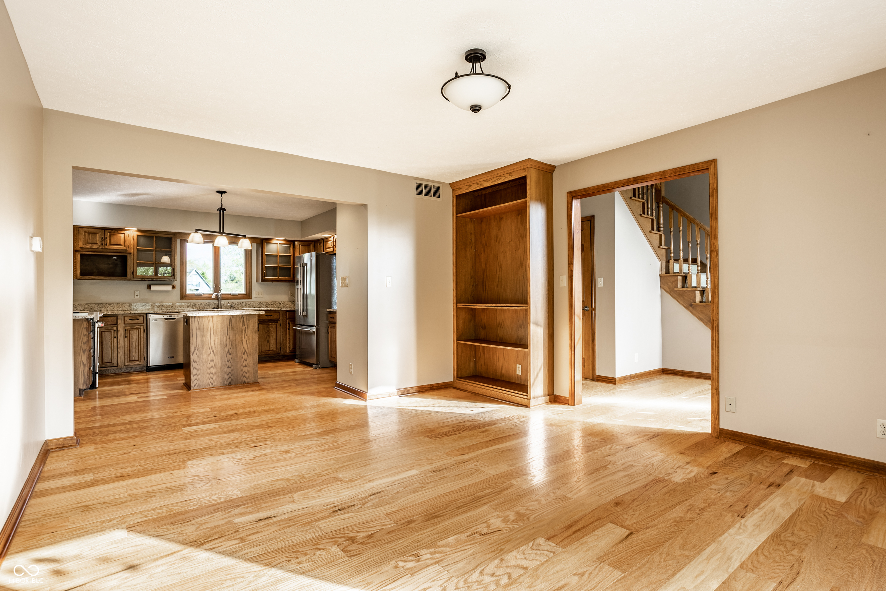 1909 Dakota Drive