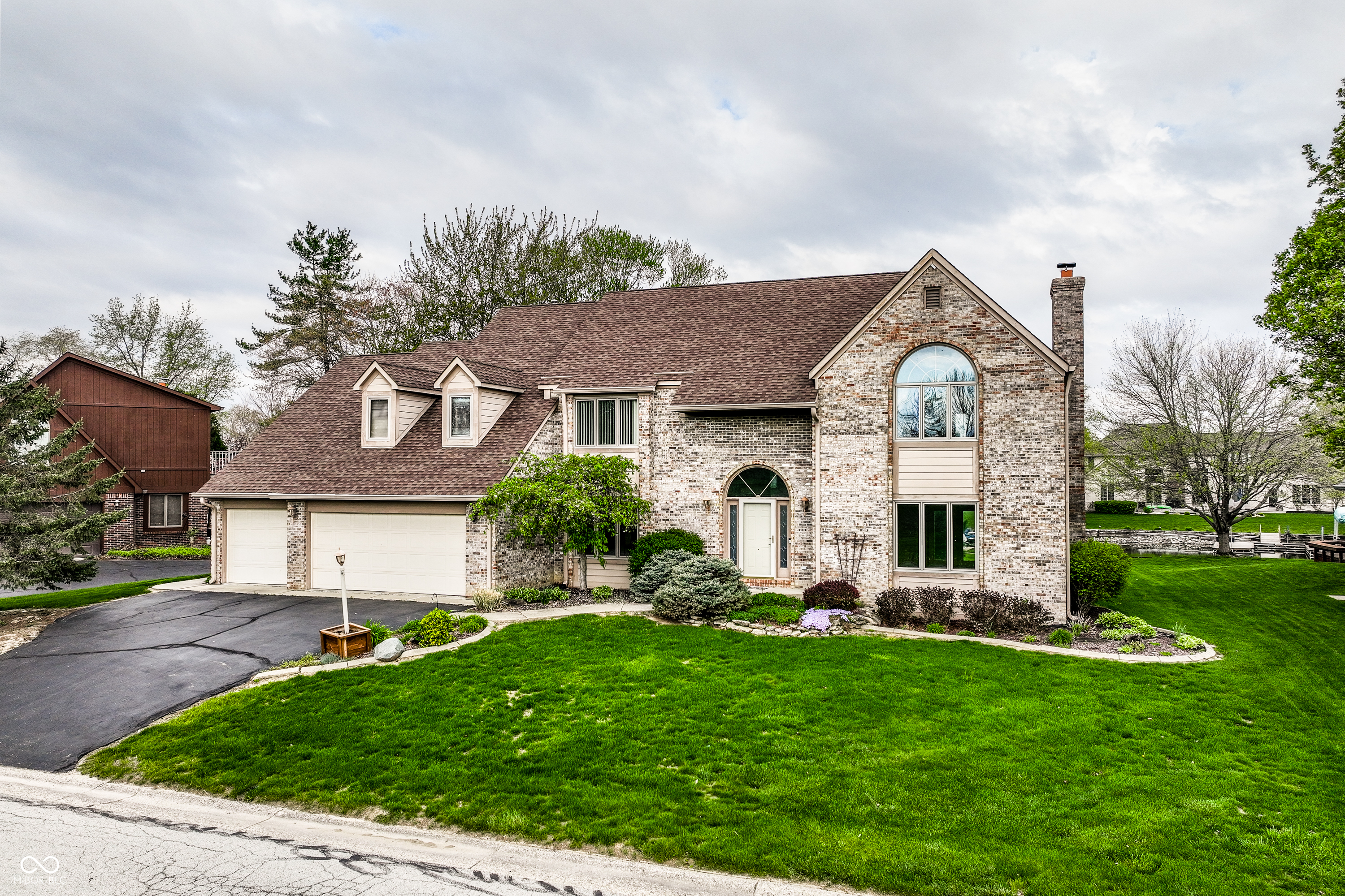 1909 Dakota Drive