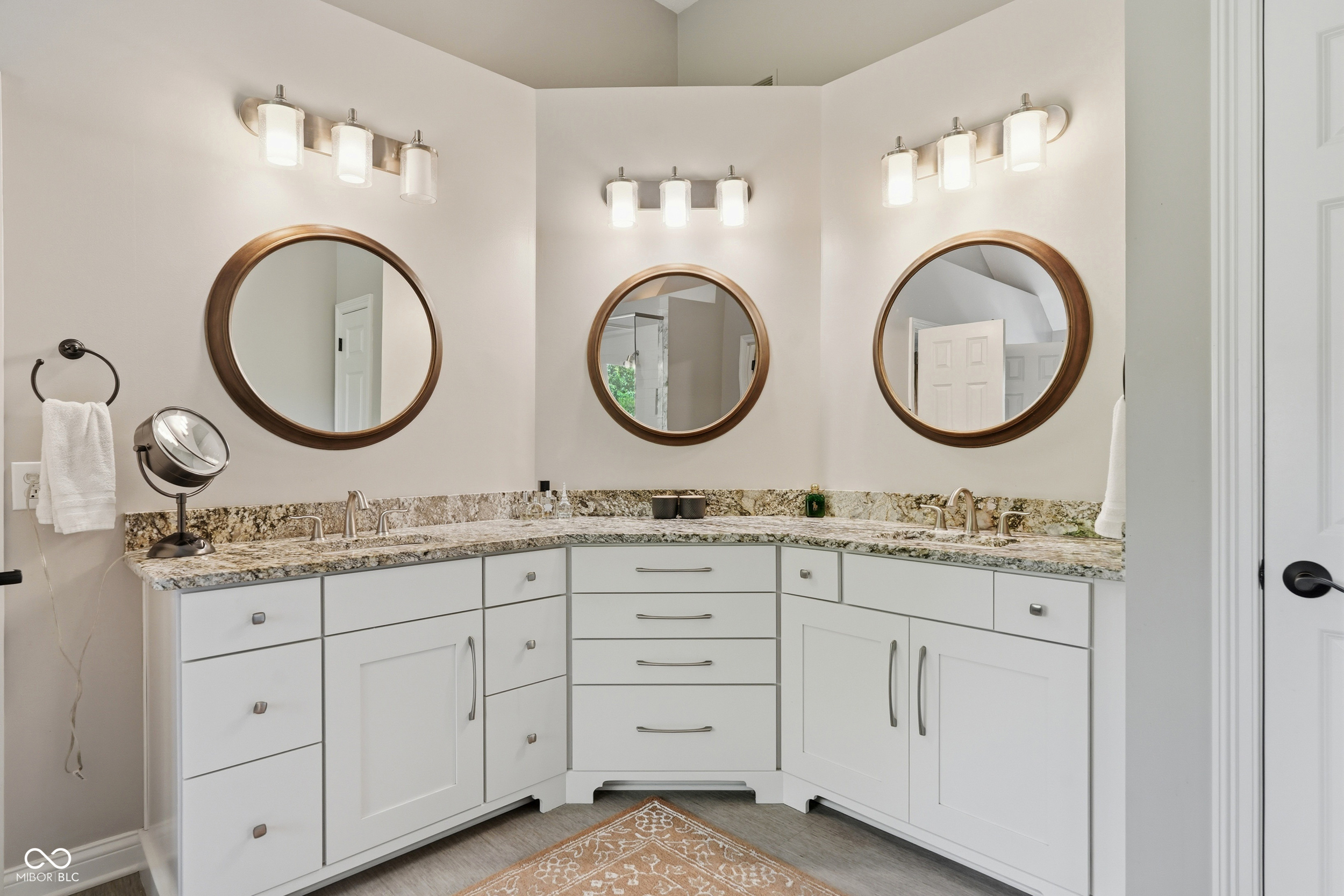 5922 Fife Trail