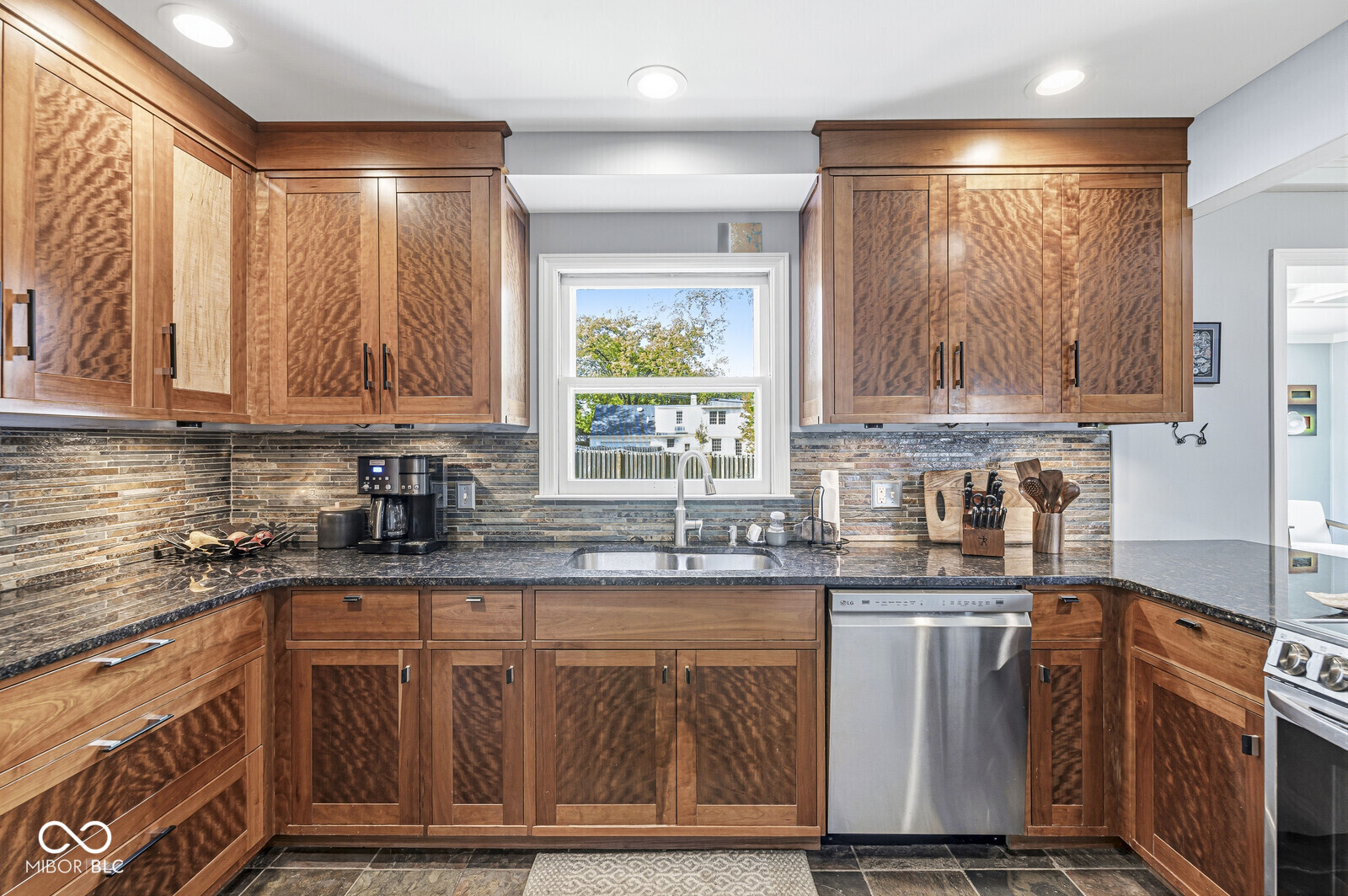 432 W 83rd Street