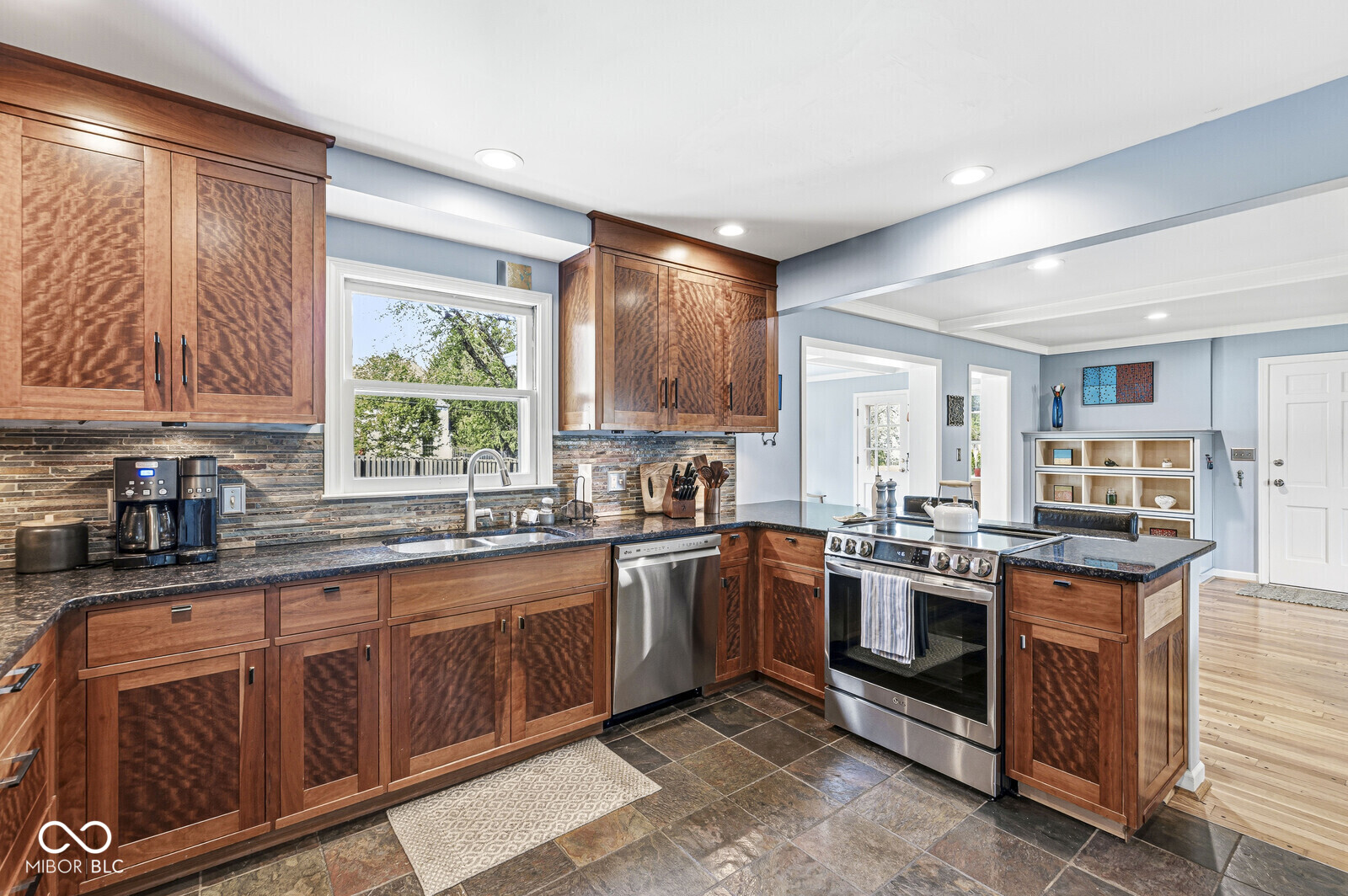 432 W 83rd Street