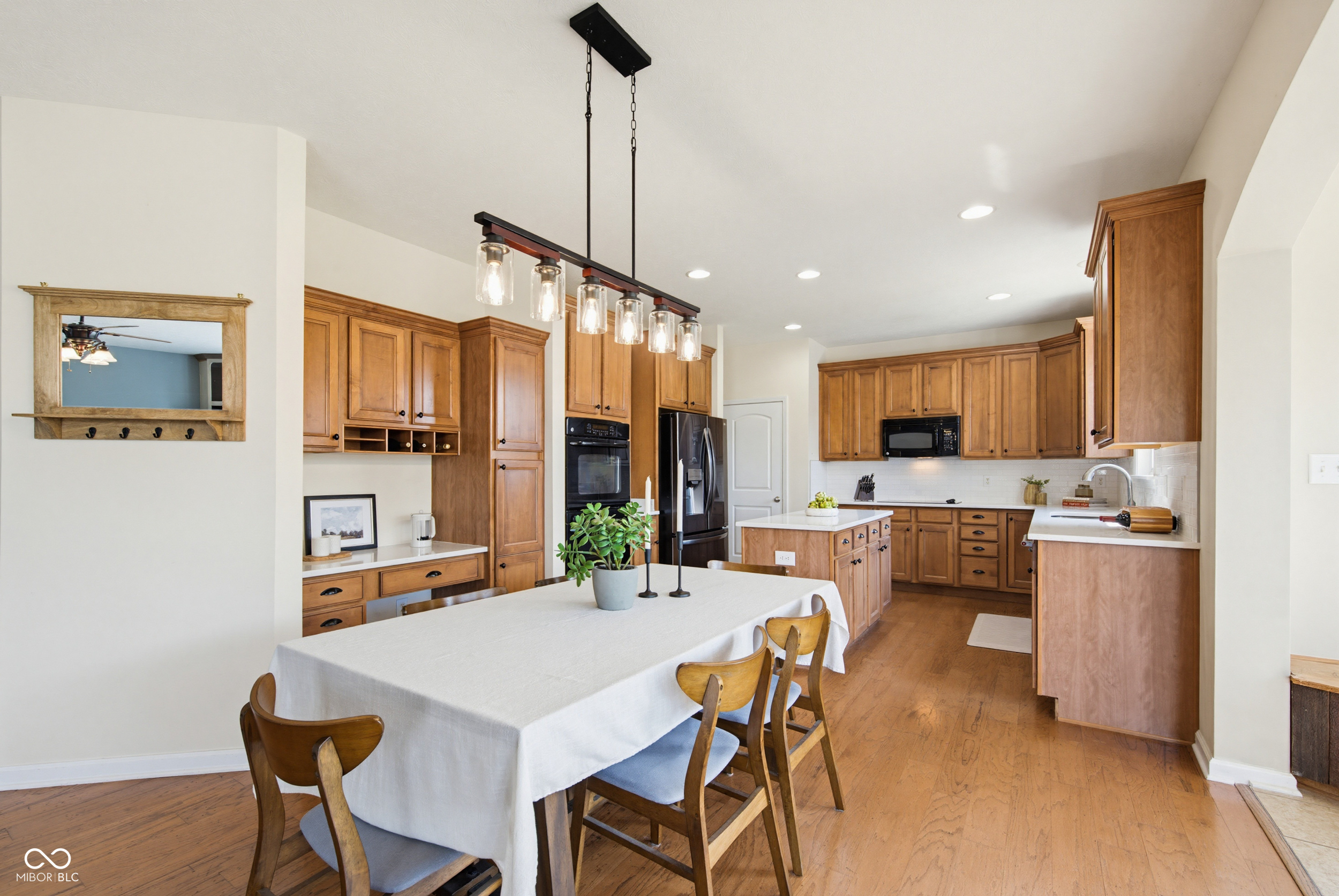 6103 Golden Eagle Drive