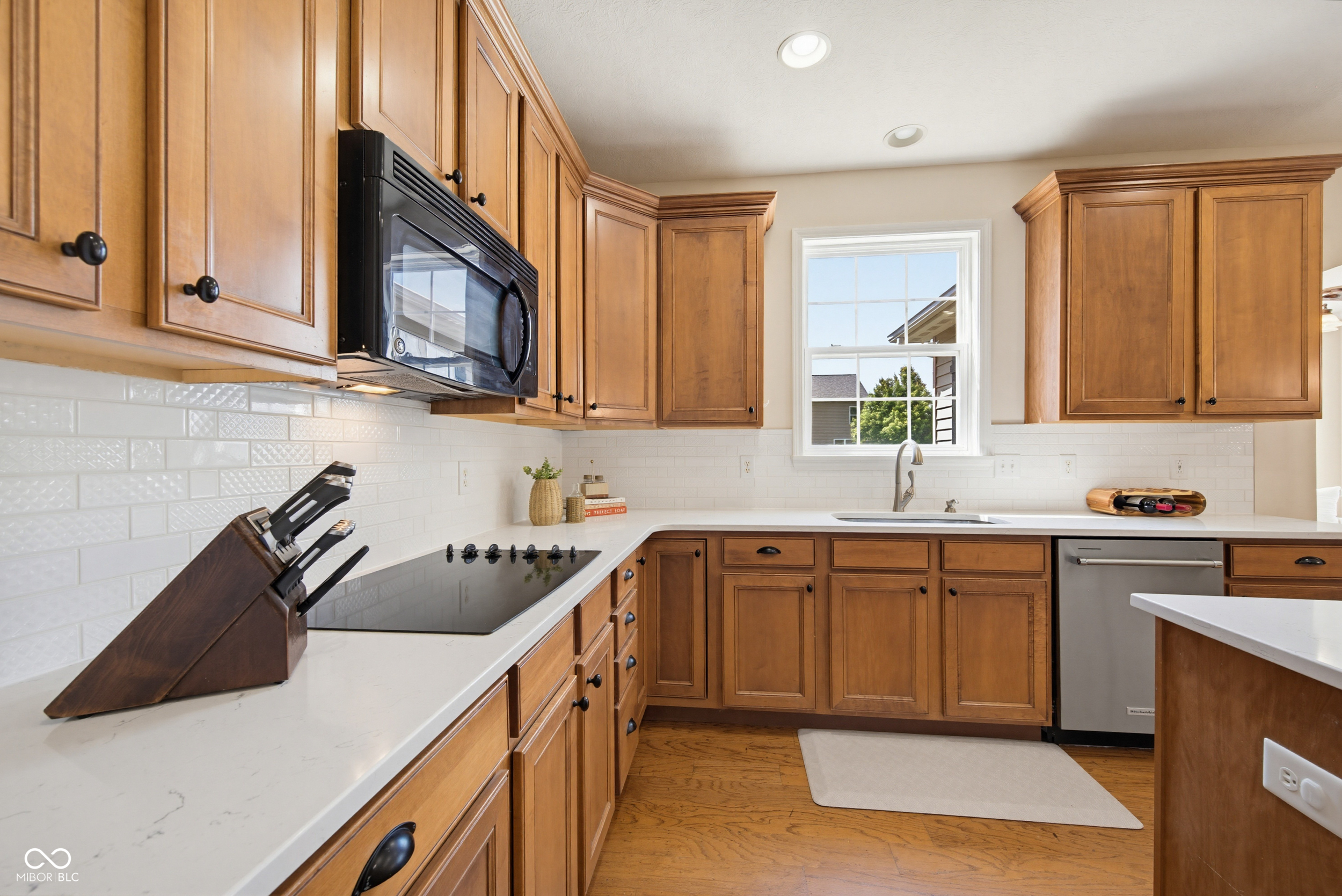 6103 Golden Eagle Drive