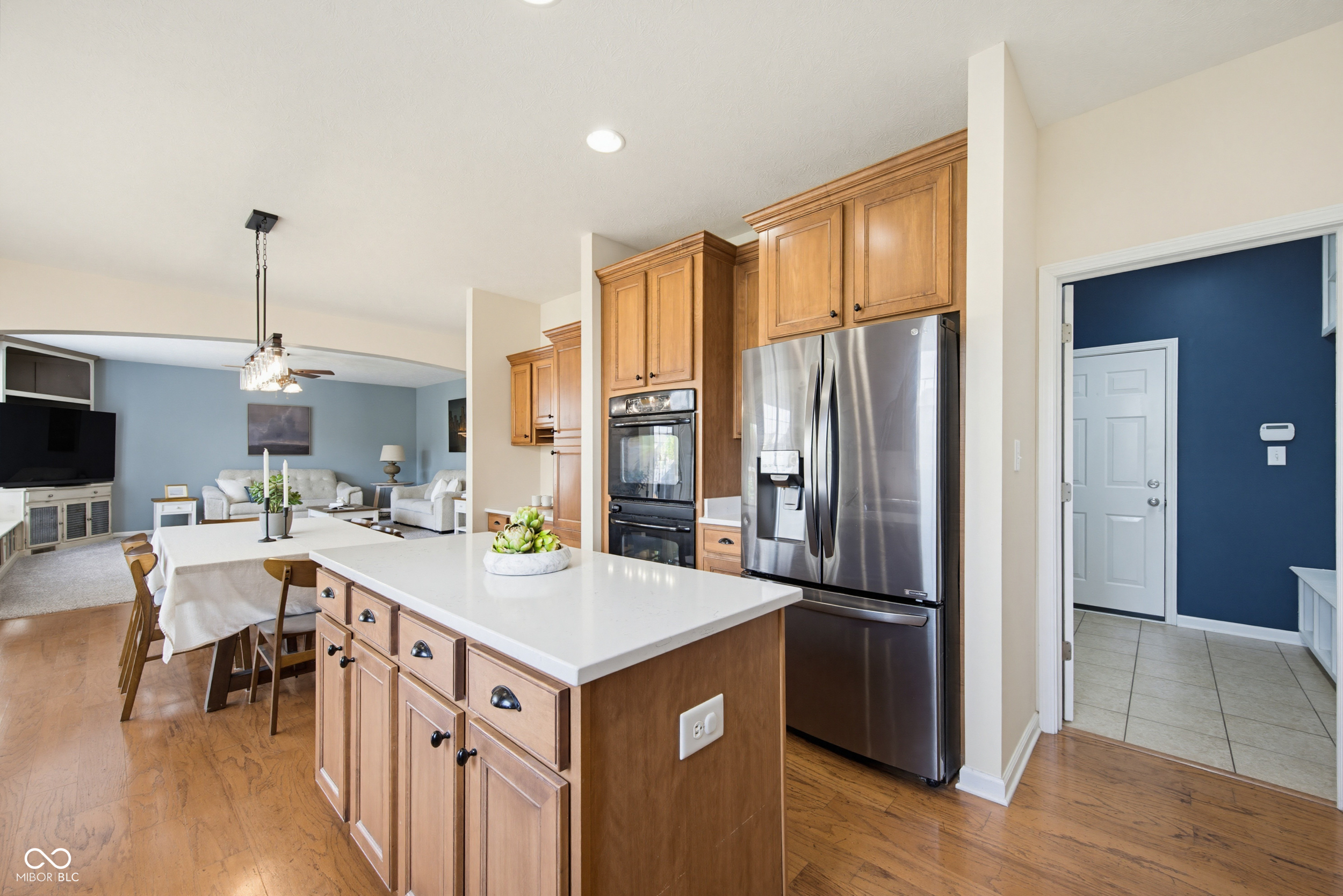 6103 Golden Eagle Drive