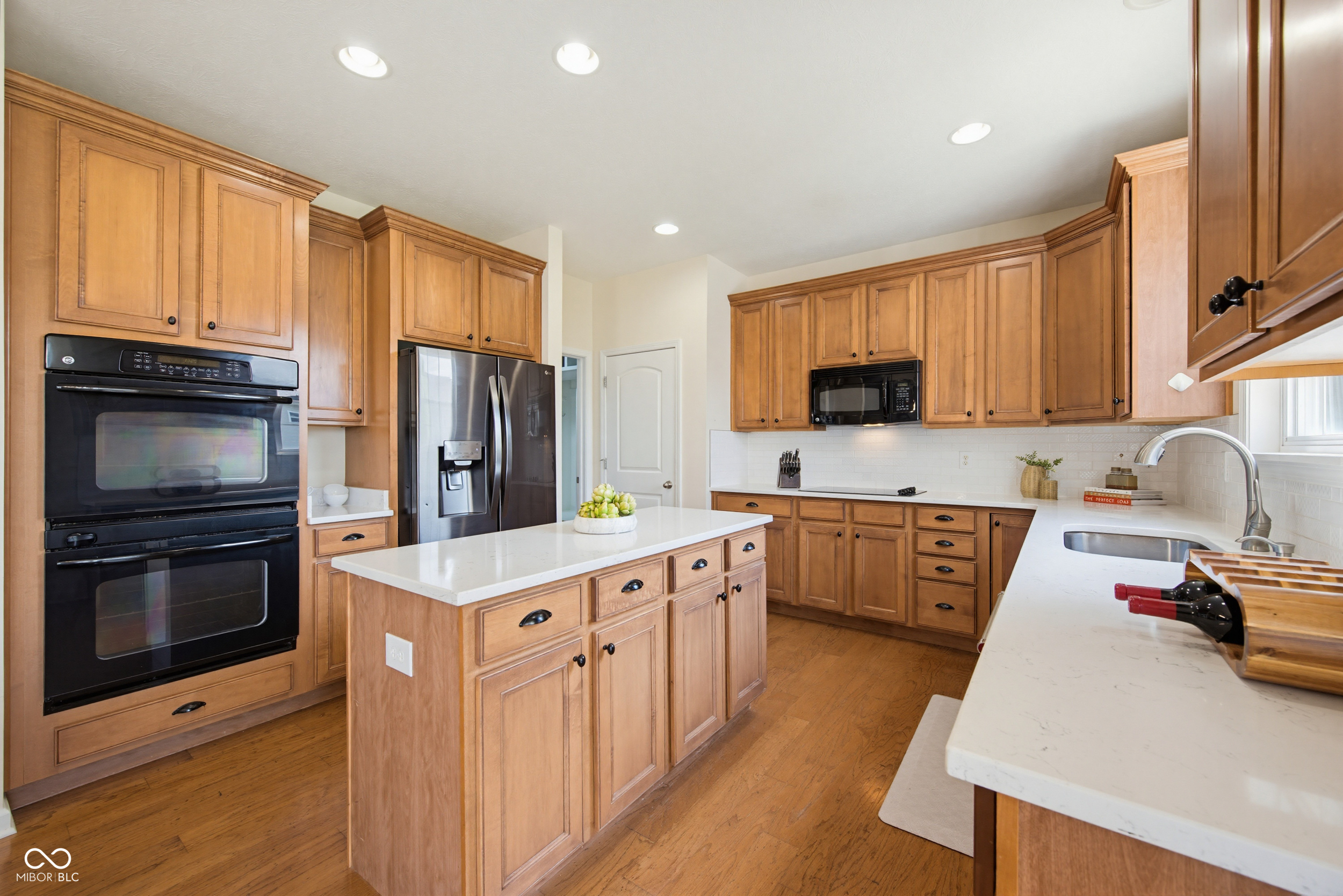6103 Golden Eagle Drive