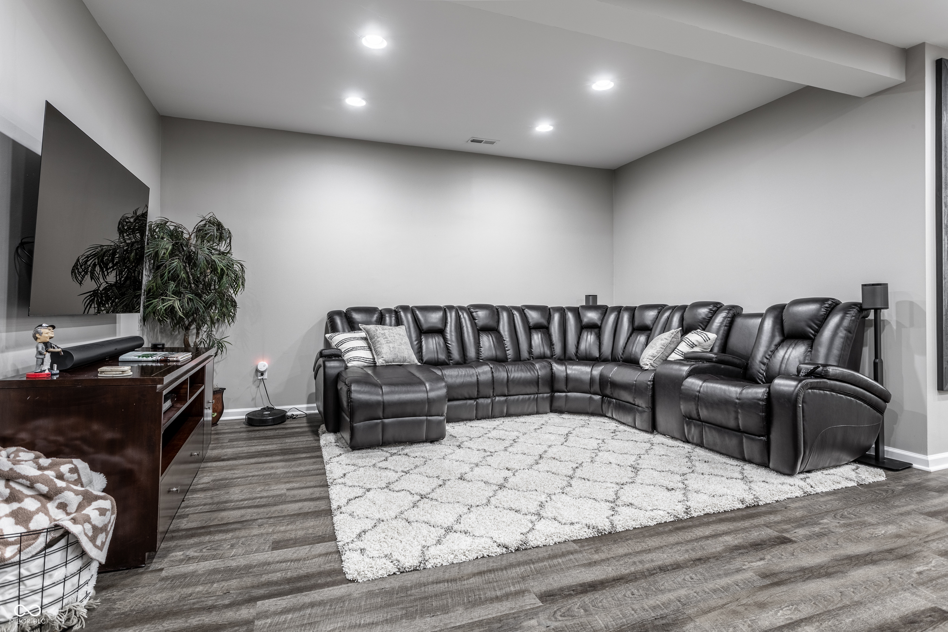 6034 Salisbury Lane