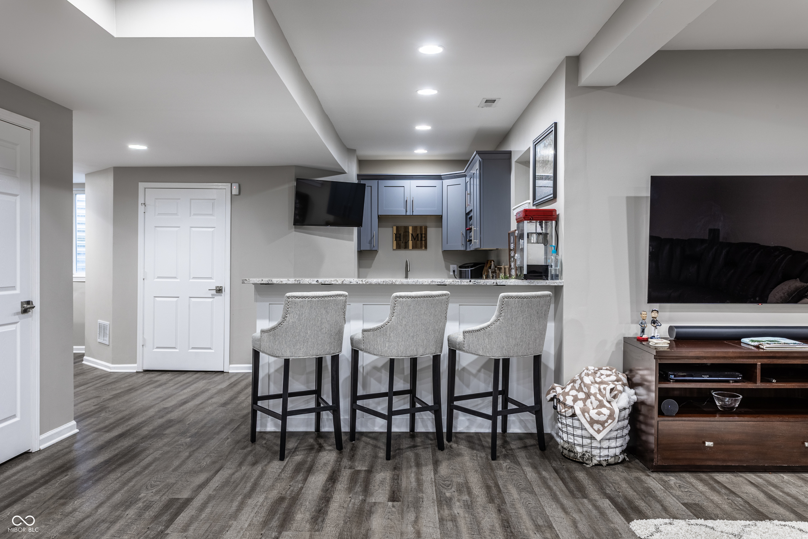 6034 Salisbury Lane
