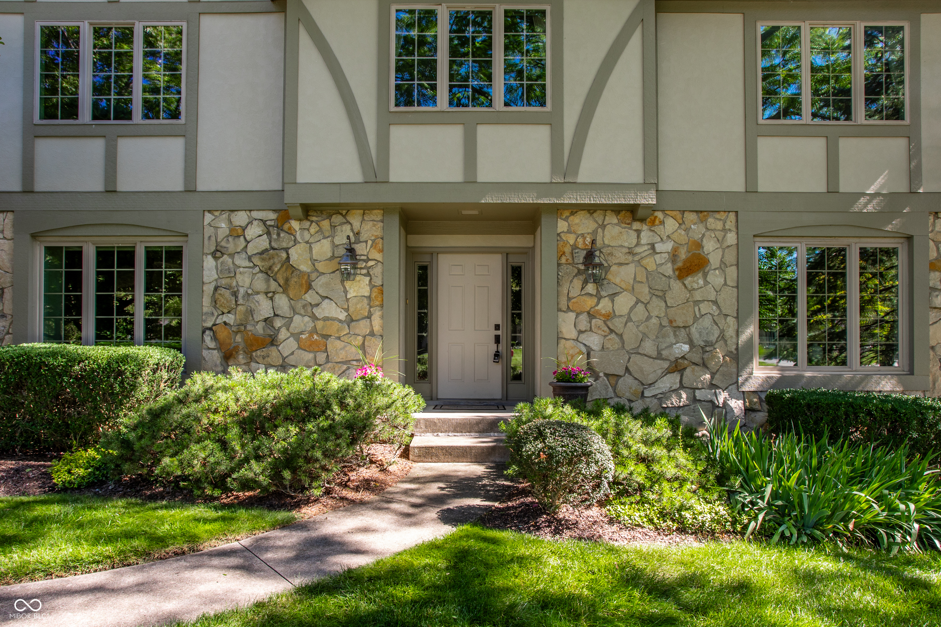 3644 E Carmel Drive