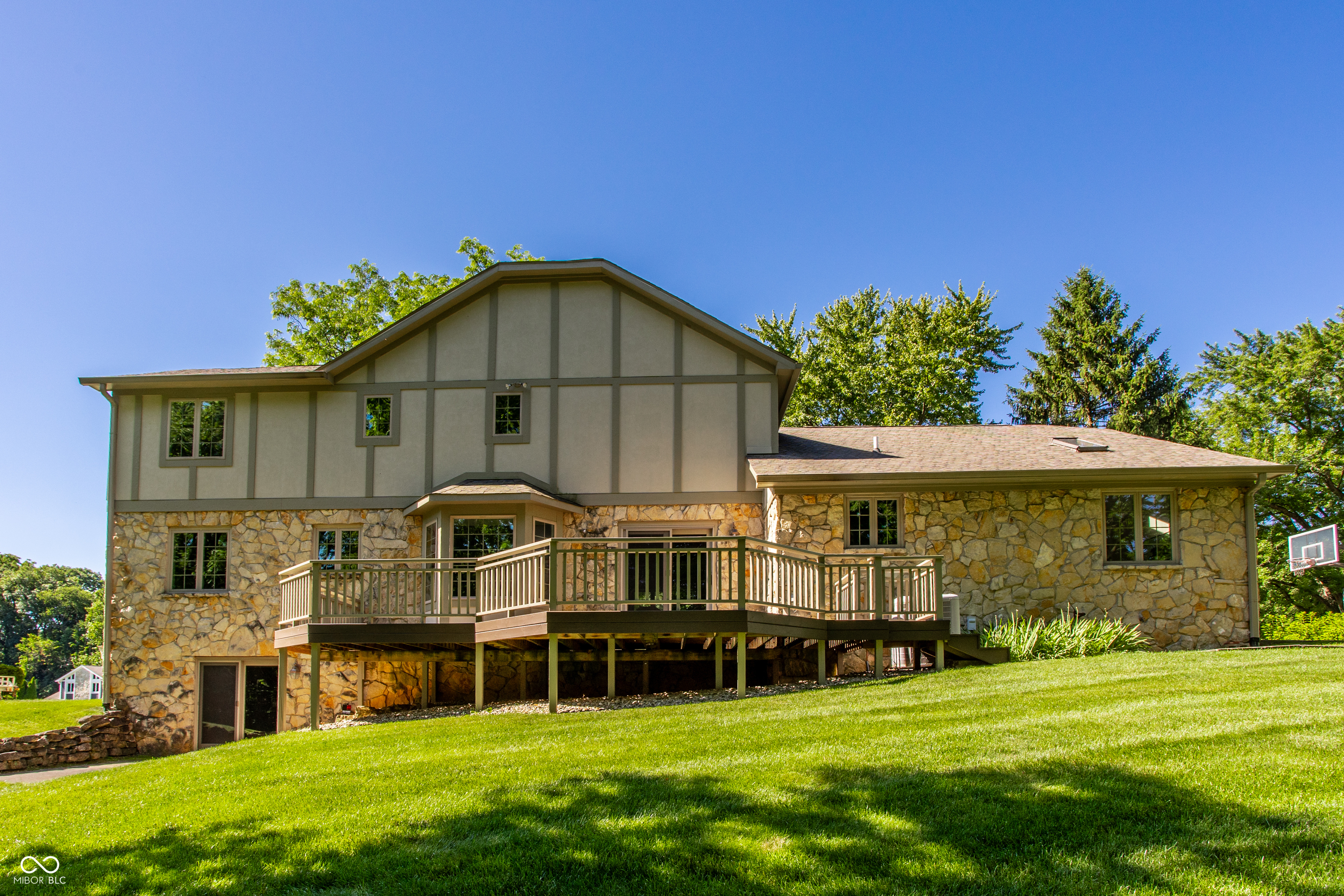 3644 E Carmel Drive