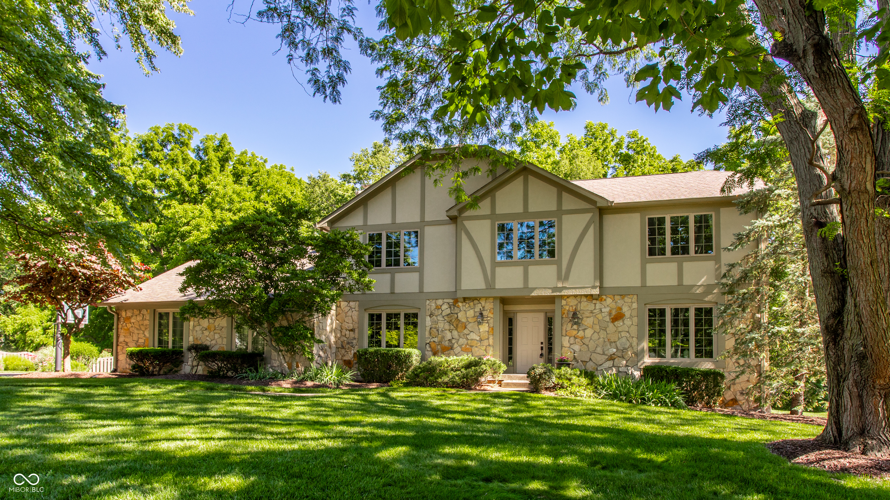 3644 E Carmel Drive