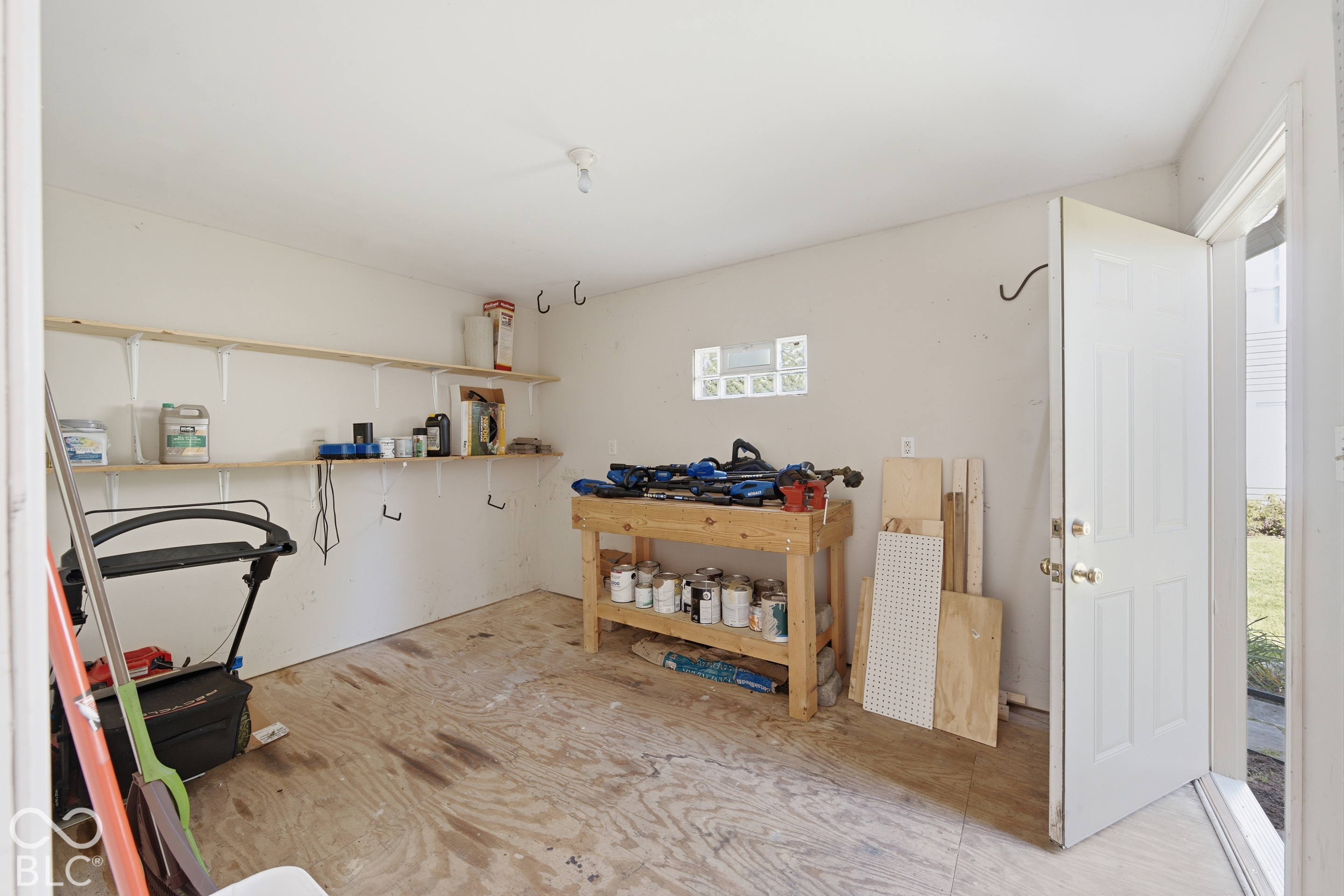 8567 Knoll Crossing