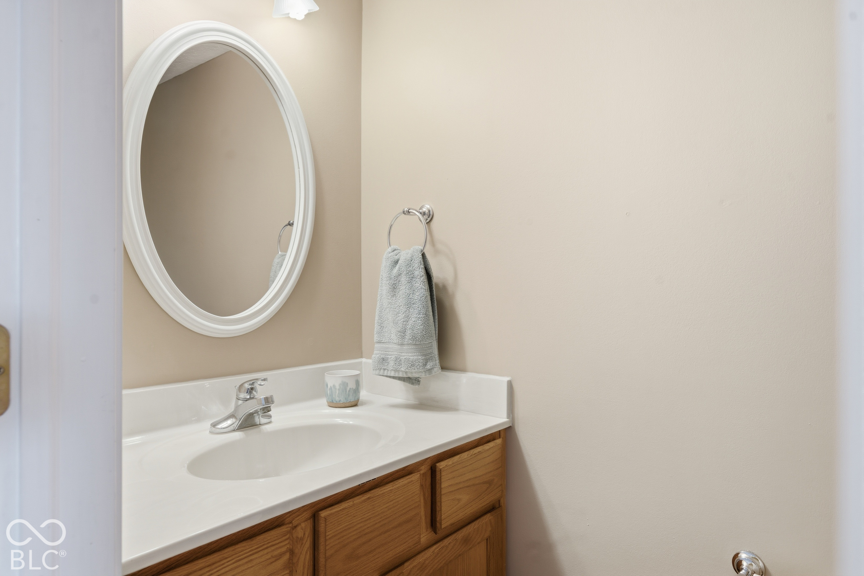 8567 Knoll Crossing