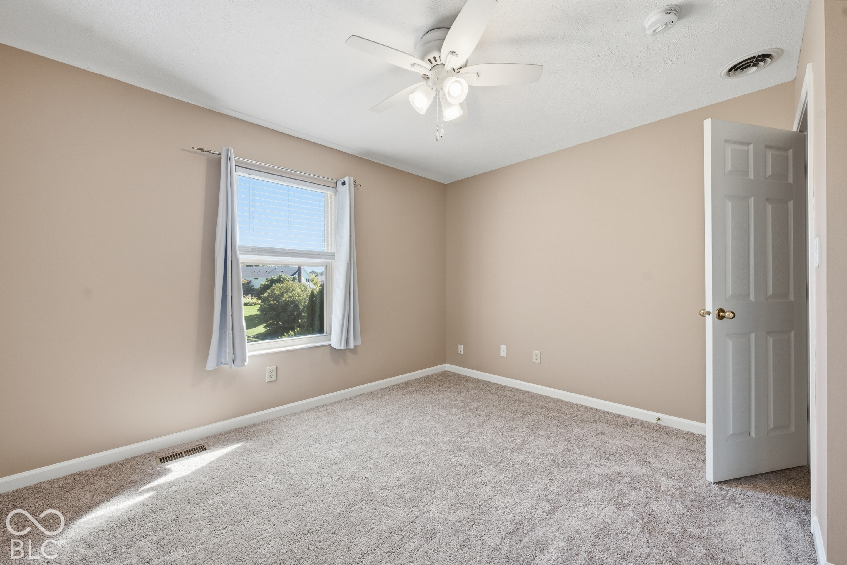 8567 Knoll Crossing
