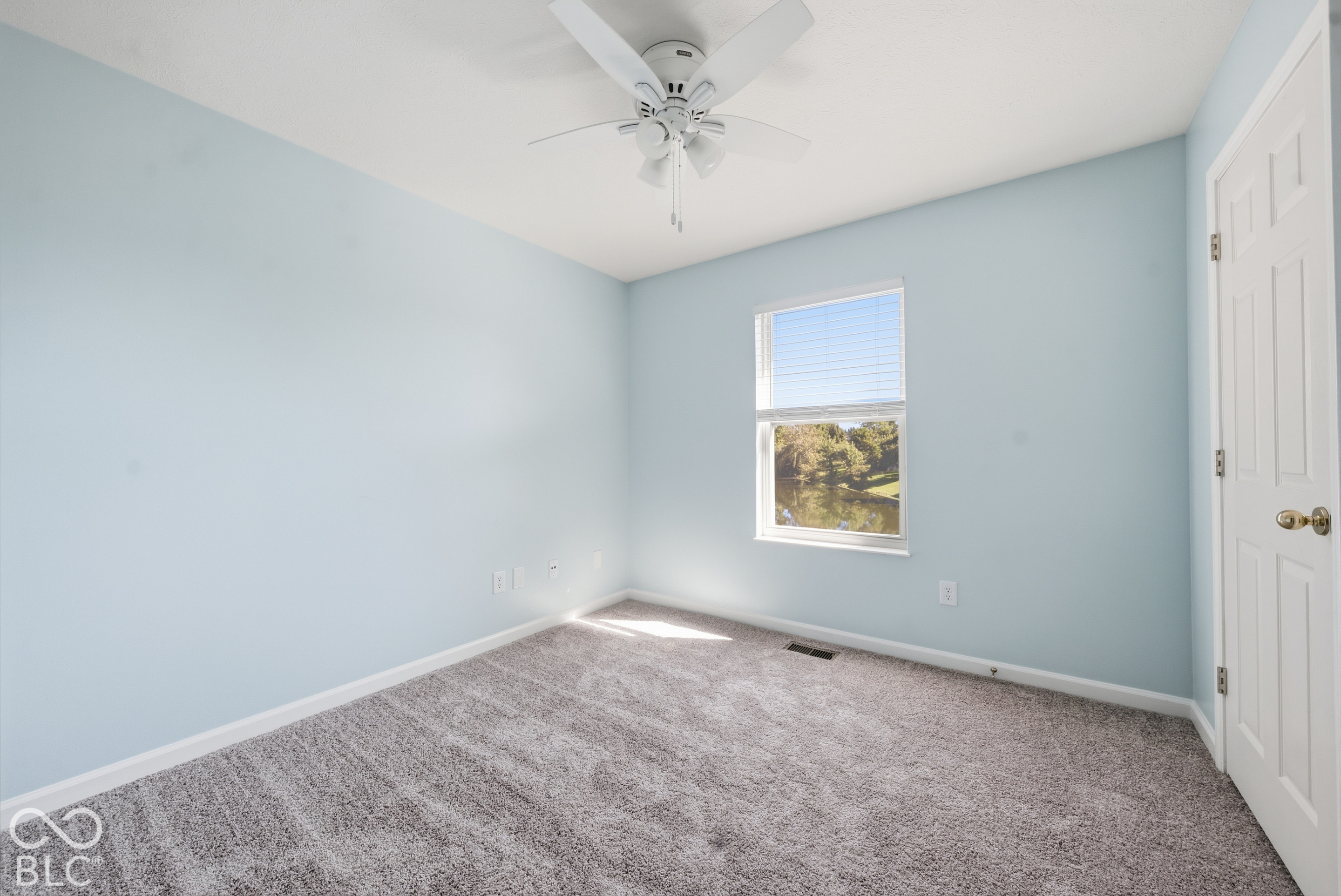 8567 Knoll Crossing