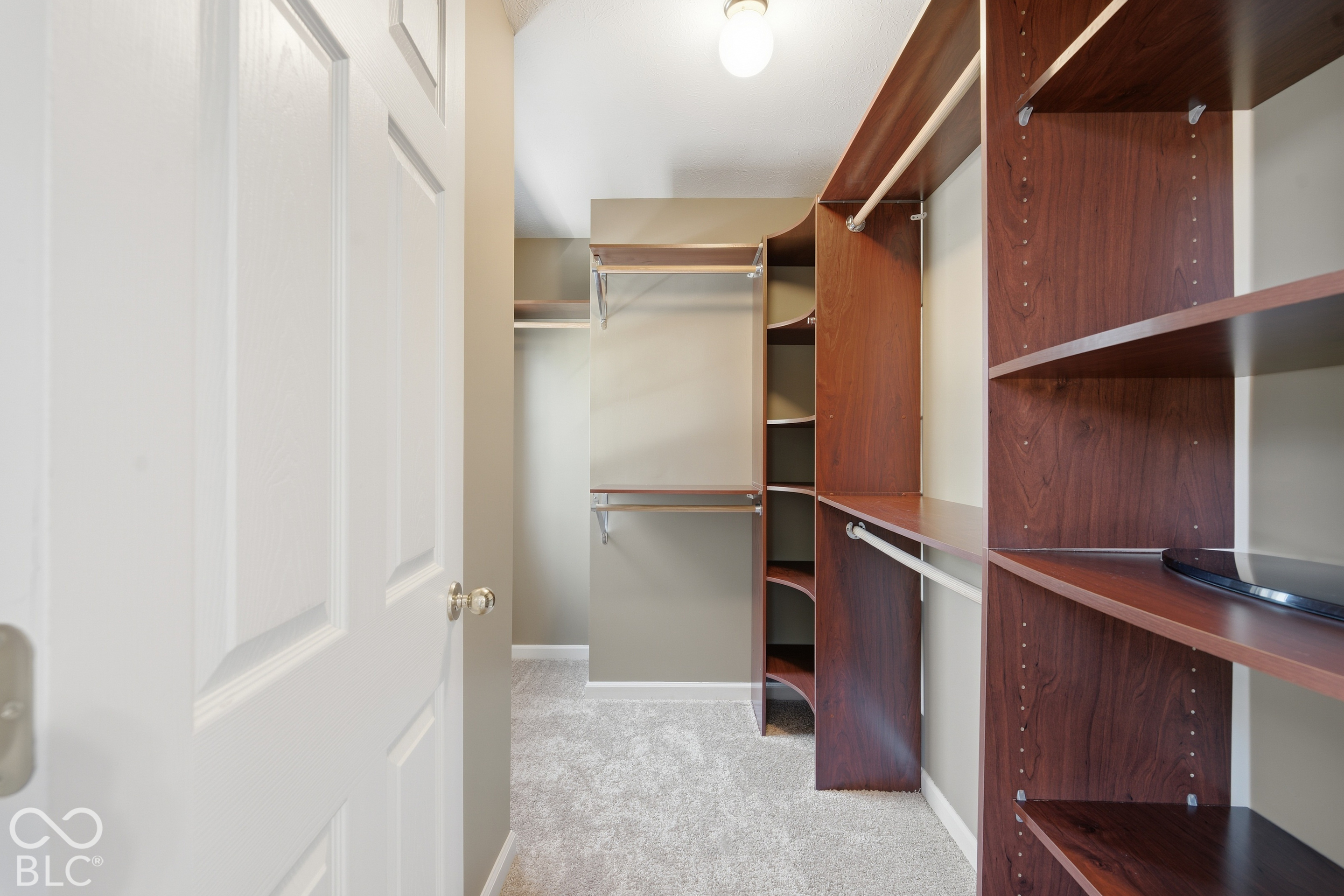 8567 Knoll Crossing